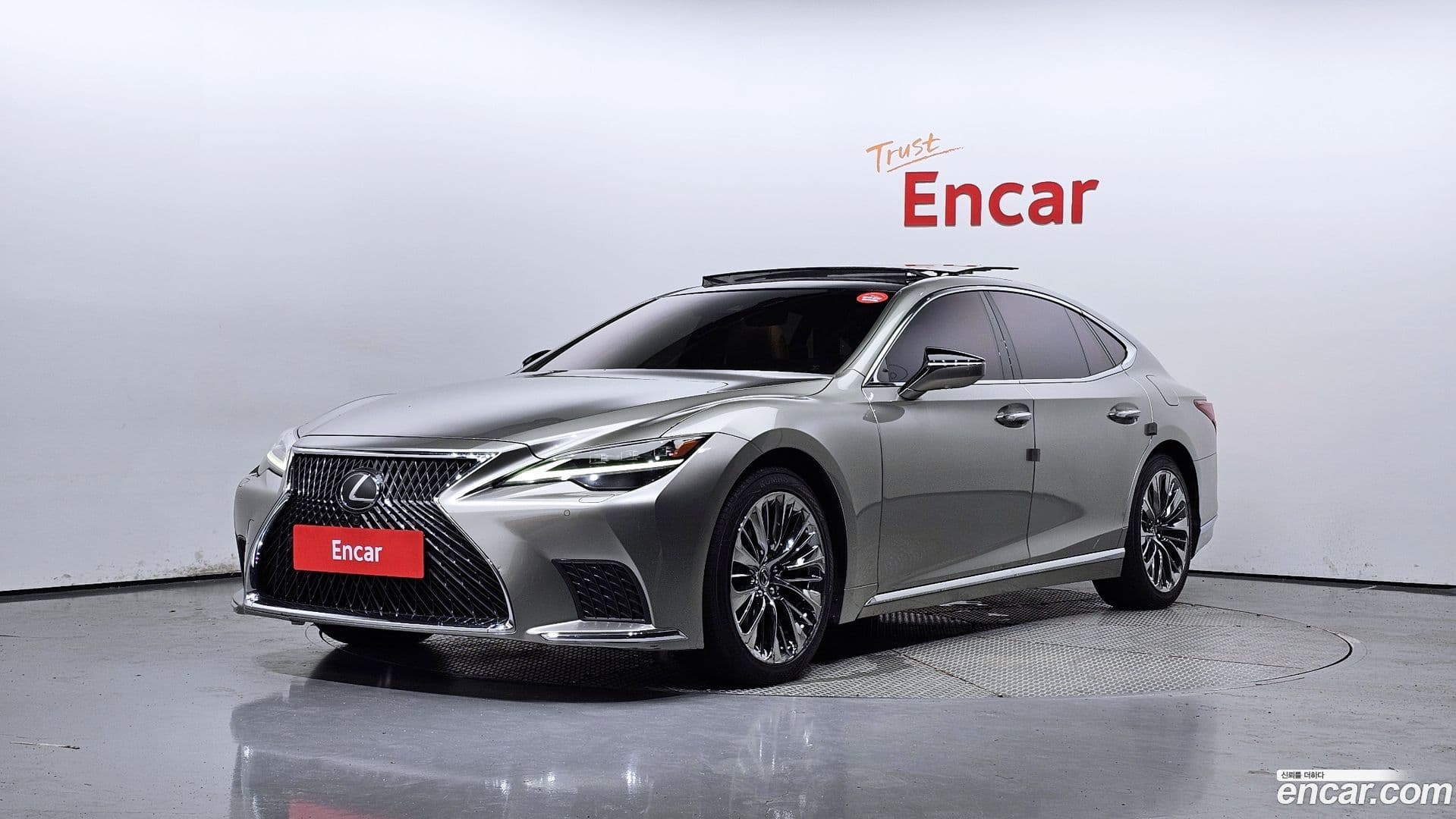 Main__Slider__Photo:LS Lexus 2021.5-0