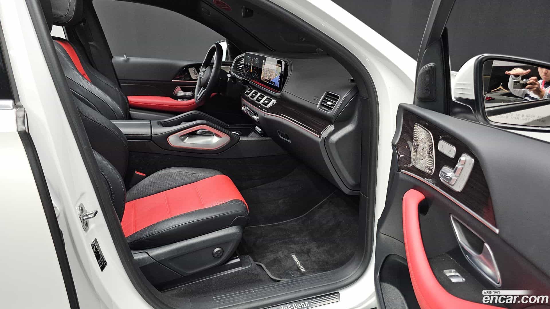 GLE-Class Mercedes-Benz 2023.3-INNER-010