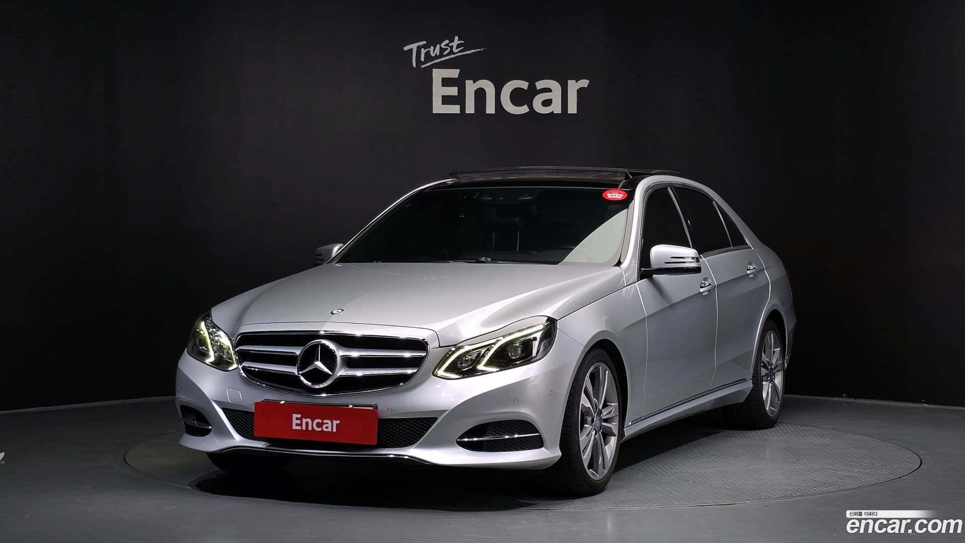 Main__Slider__Photo:E-Class Mercedes-Benz 2013.6-0