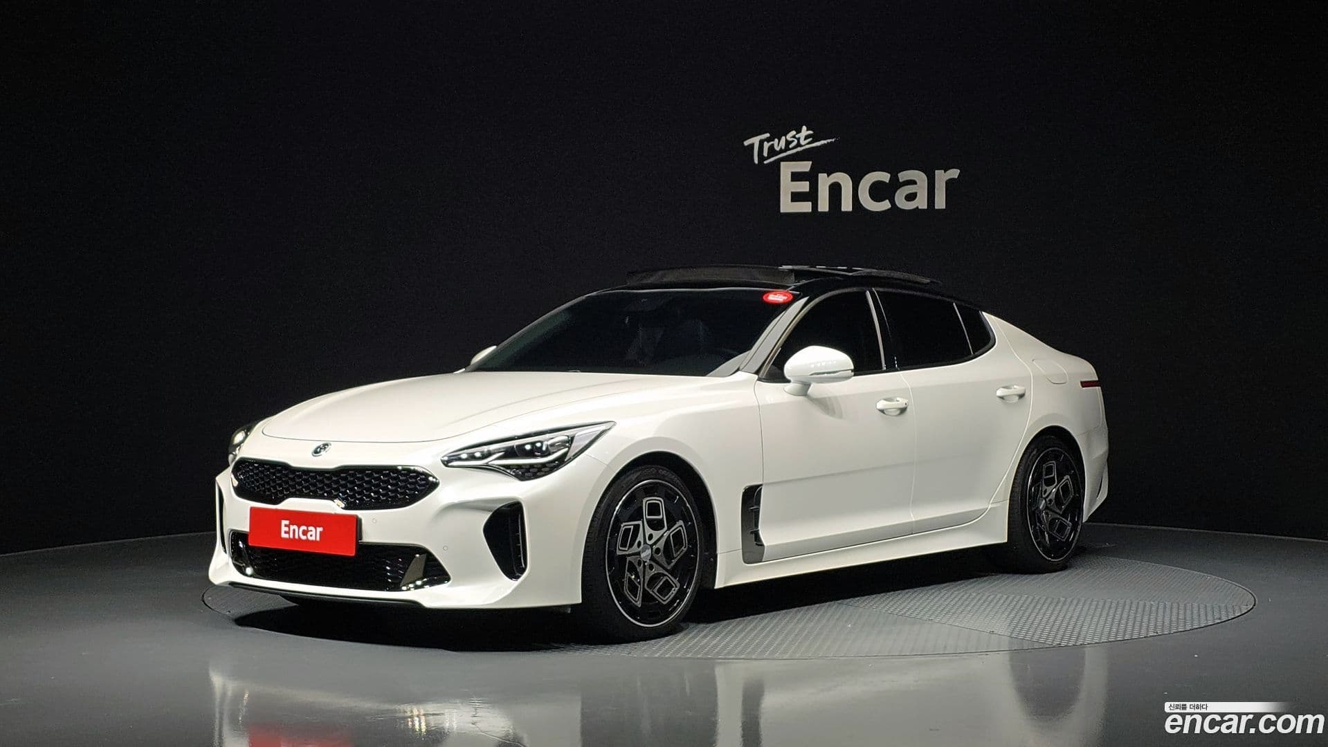 Main__Slider__Photo:Stinger Kia 2017.5-0