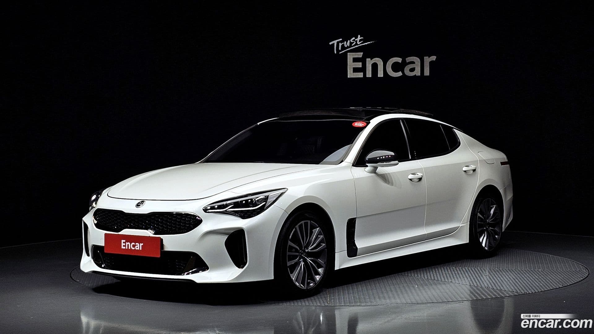 Main__Slider__Photo:Stinger Kia 2017.4-0