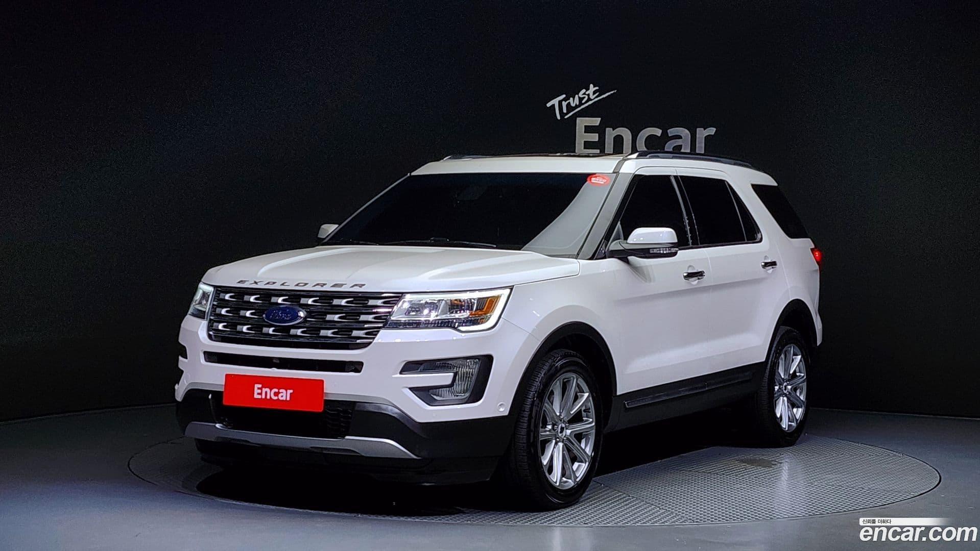 Main__Slider__Photo:Explorer Ford 2016.7-0