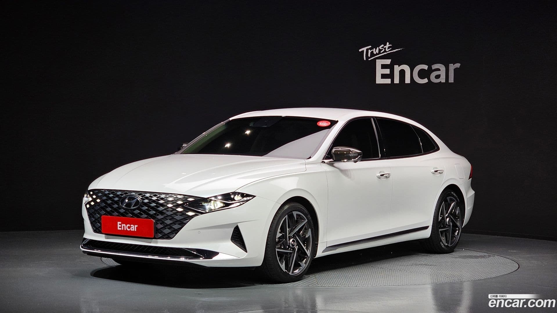 Main__Slider__Photo:Grandeur Hyundai 2021.7-0