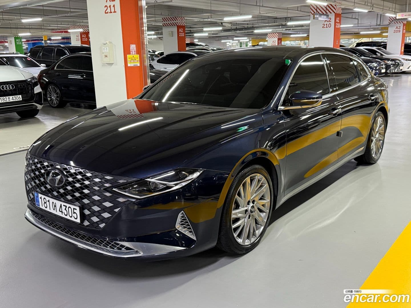 Main__Slider__Photo:Grandeur Hyundai 2021.11-0