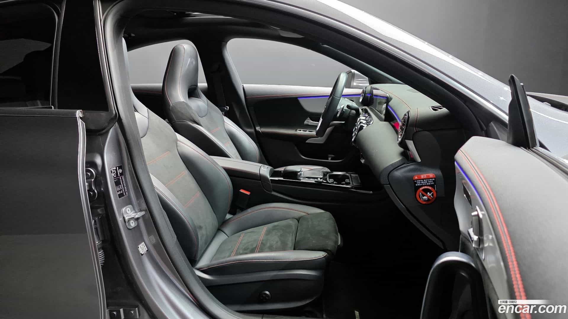 CLA-Class Mercedes-Benz 2023.3-INNER-010