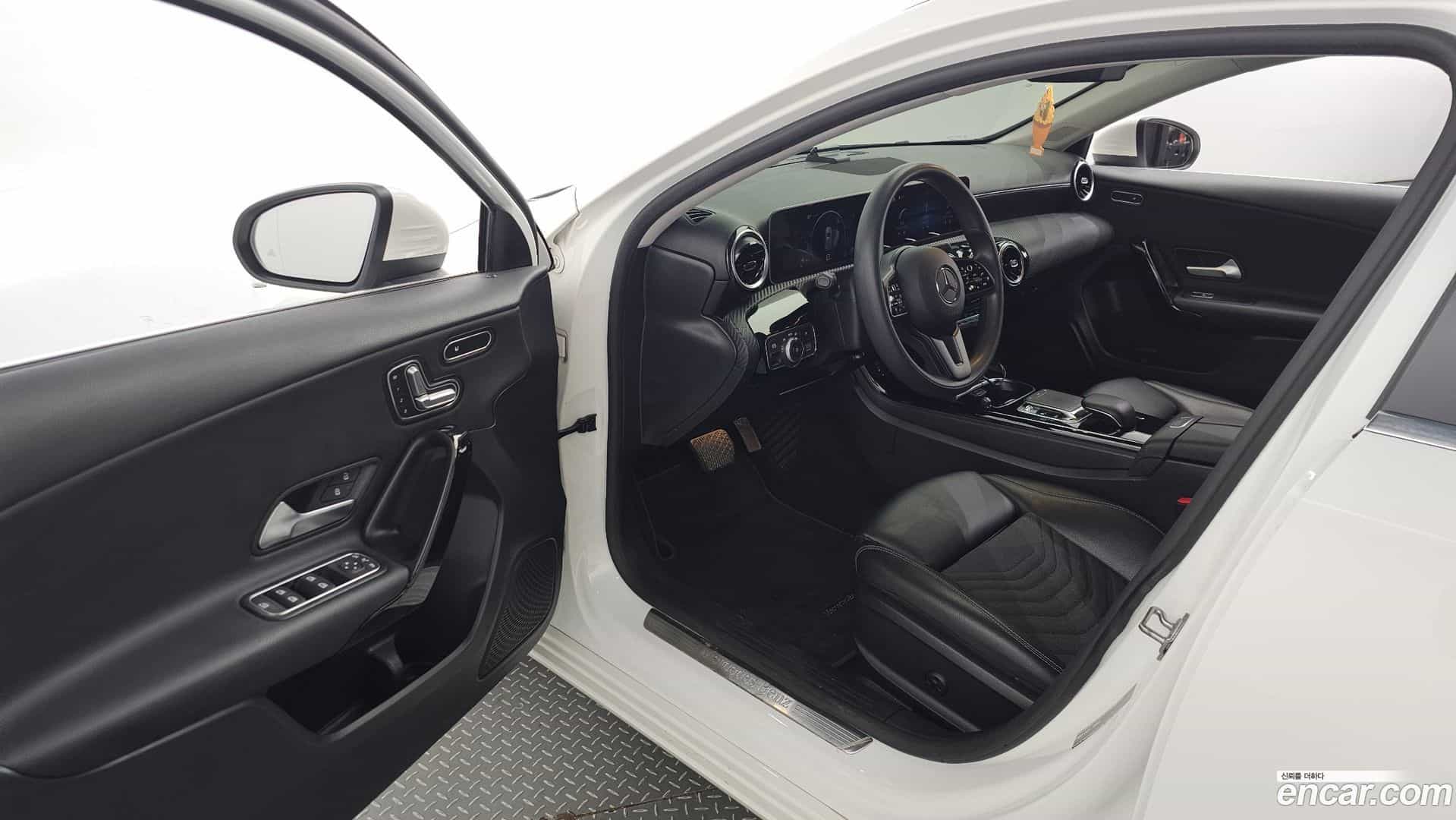 A-Class Mercedes-Benz 2019.10-INNER-010