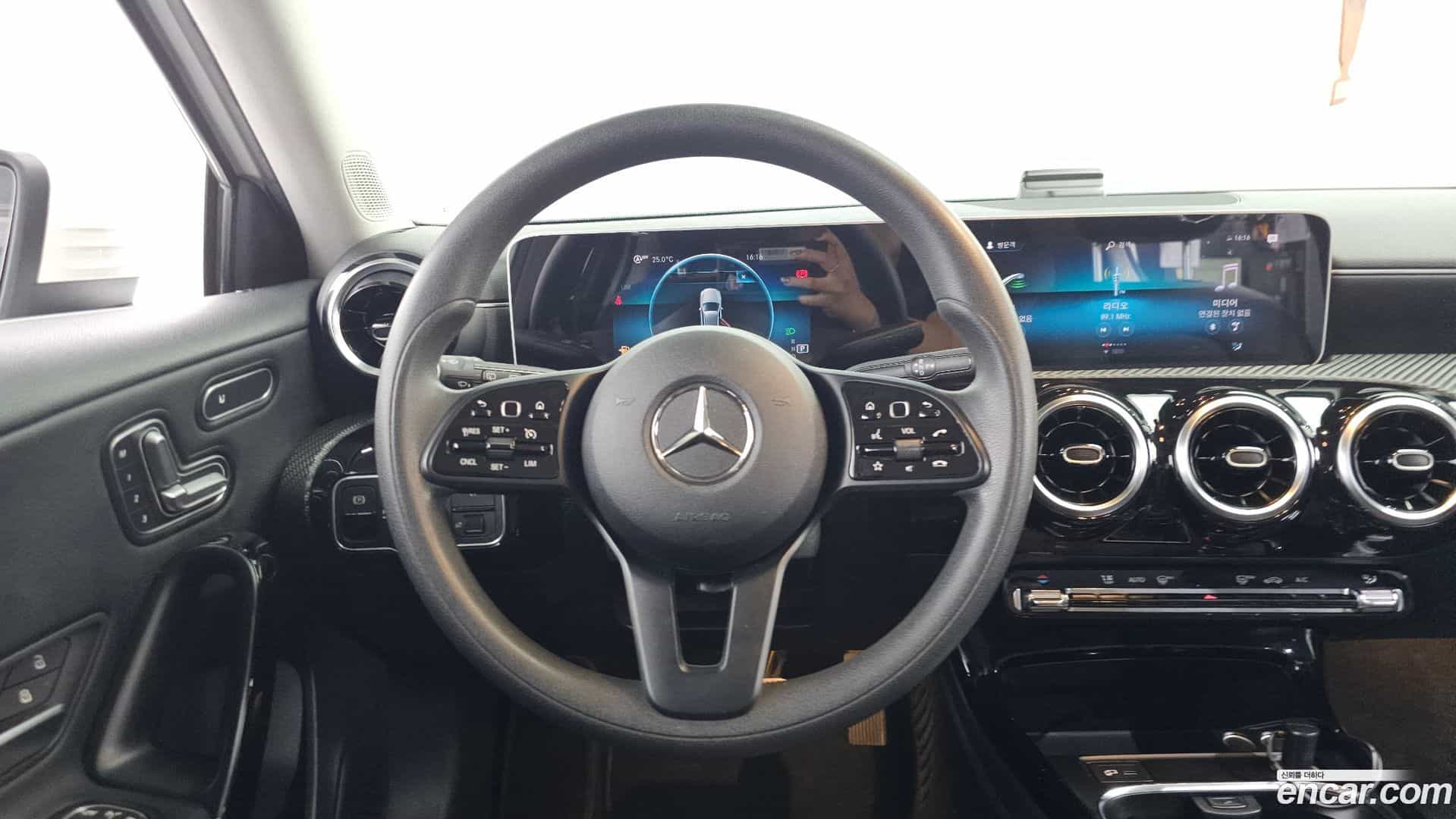 A-Class Mercedes-Benz 2019.10-OPTION-017