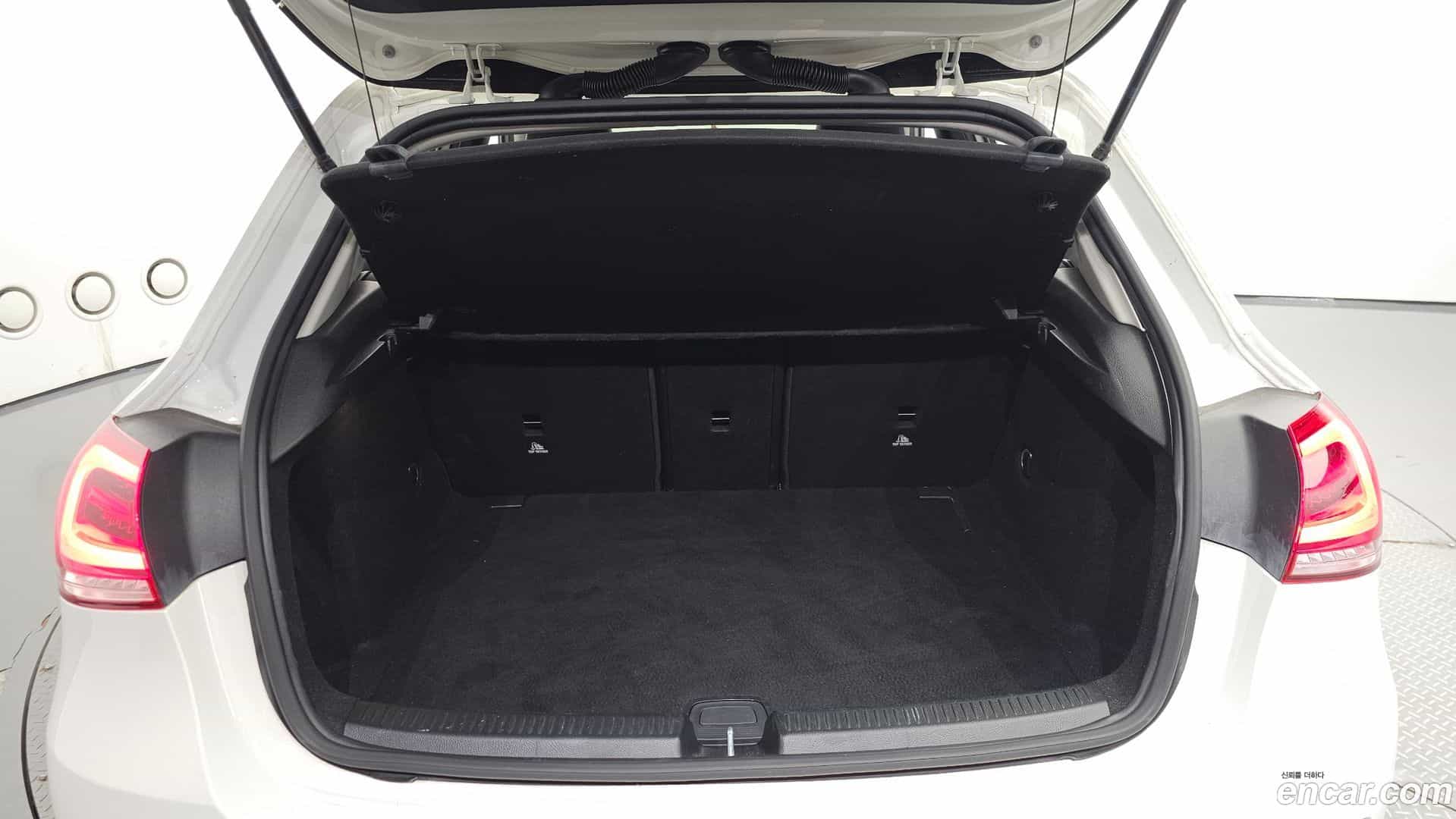 A-Class Mercedes-Benz 2019.10-OPTION-024