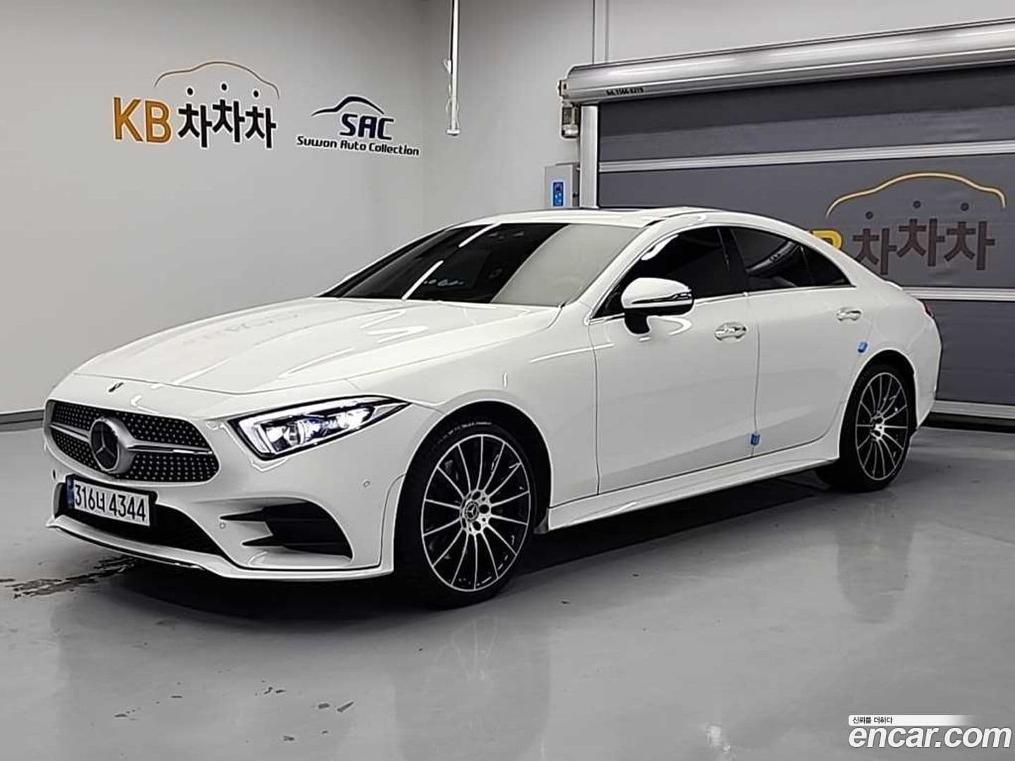 Main__Slider__Photo:CLS-Class Mercedes-Benz 2020.10-0