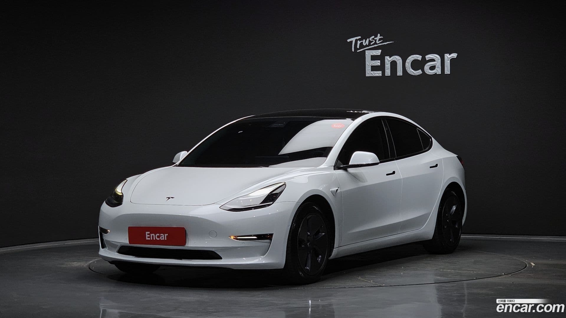 Main__Slider__Photo:Model 3 Tesla 2022.2-0