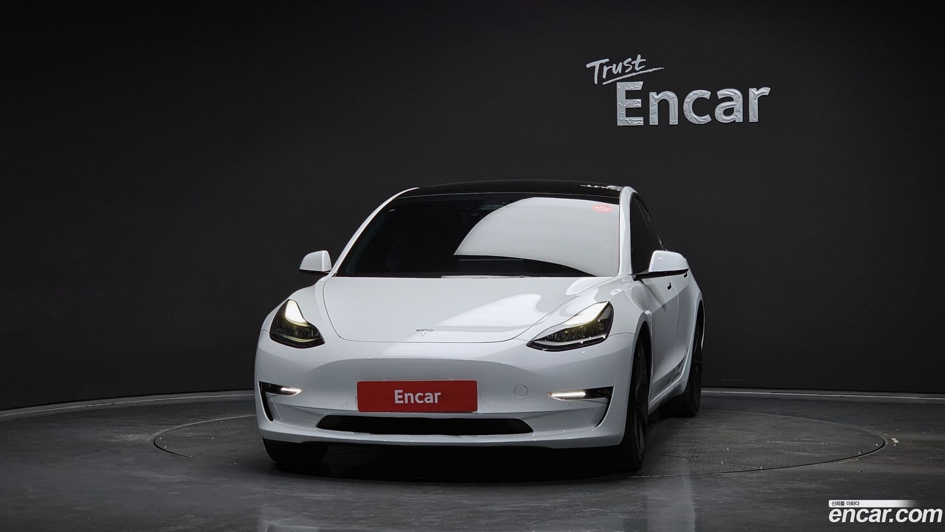 Main__Slider__Photo:Model 3 Tesla 2022.2-2