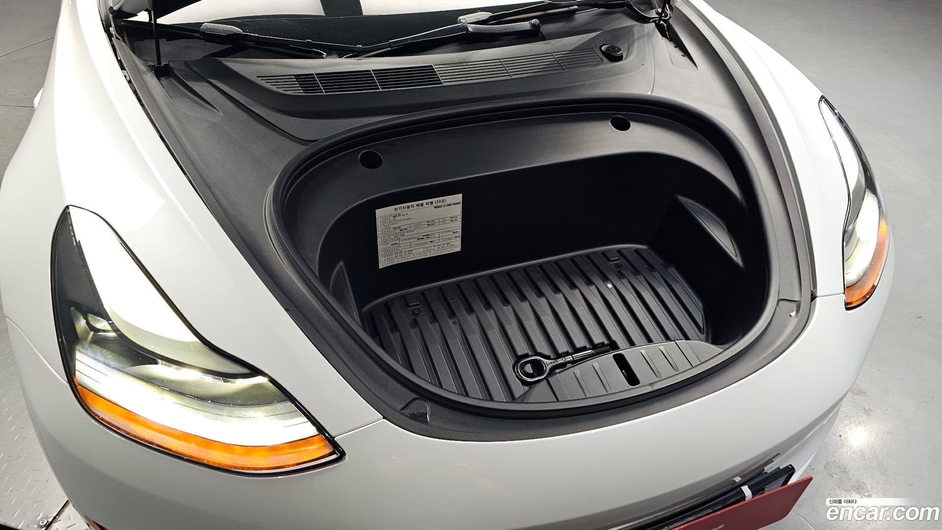 Main__Slider__Photo:Model 3 Tesla 2022.2-5