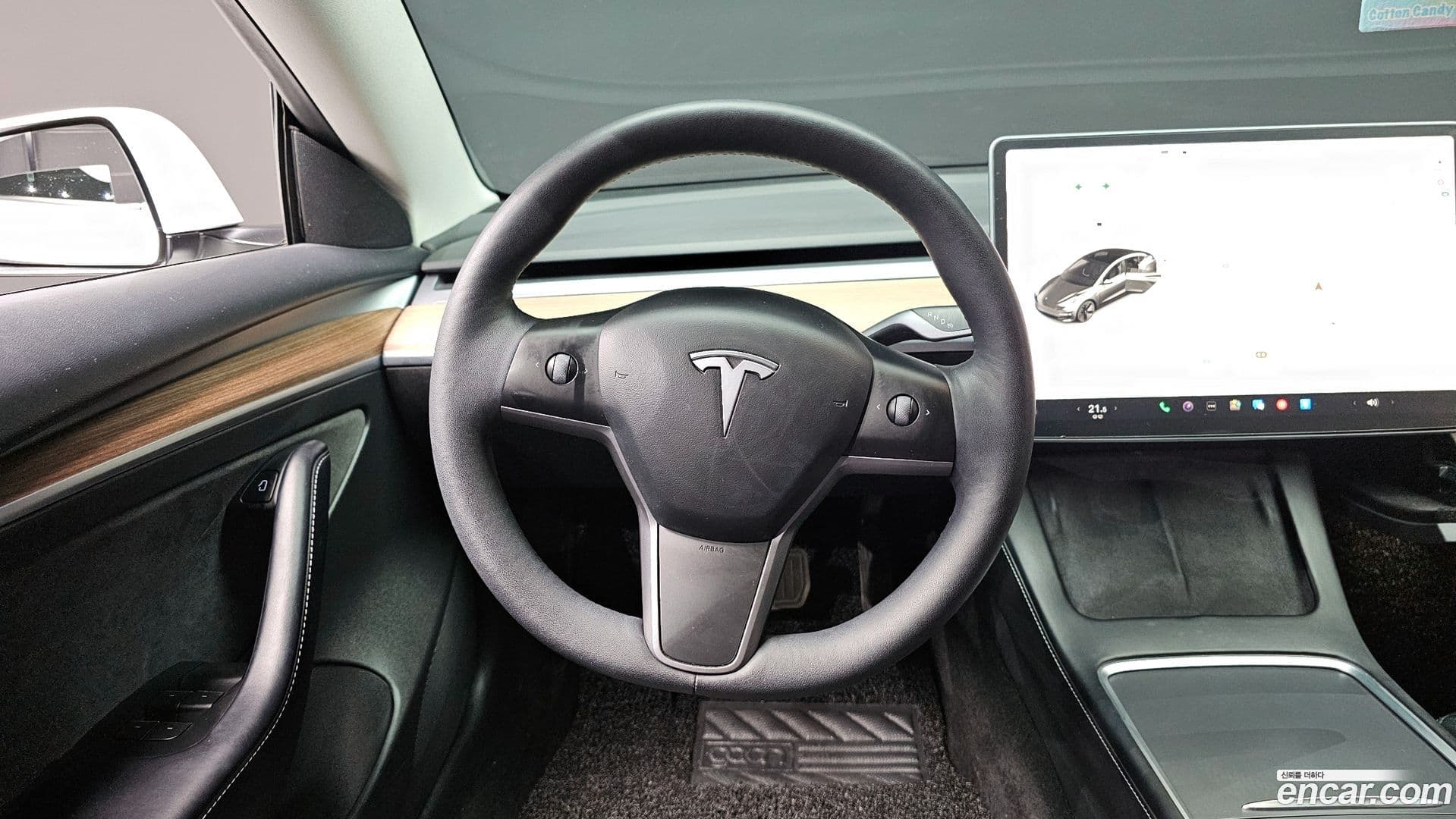 Main__Slider__Photo:Model 3 Tesla 2022.2-12
