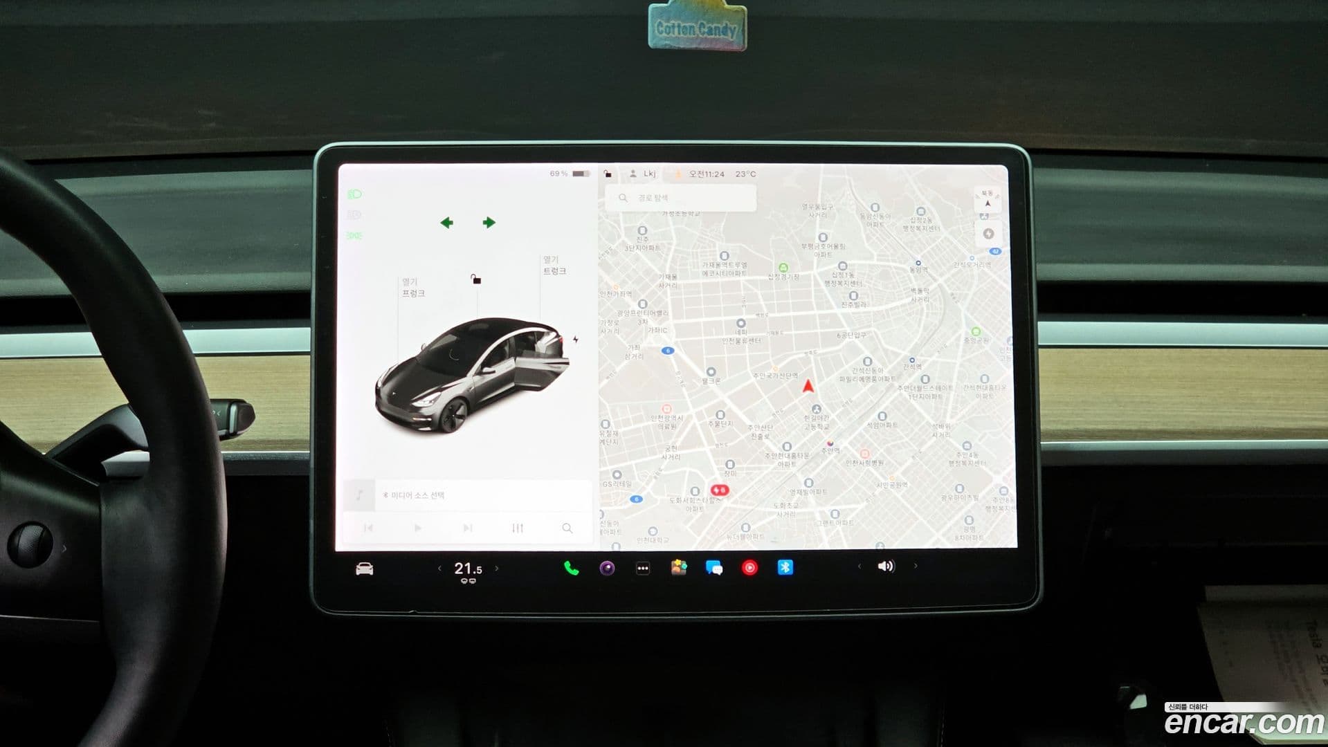 Main__Slider__Photo:Model 3 Tesla 2022.2-13