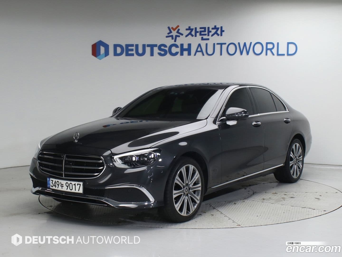 Main__Slider__Photo:E-Class Mercedes-Benz 2022.11-0