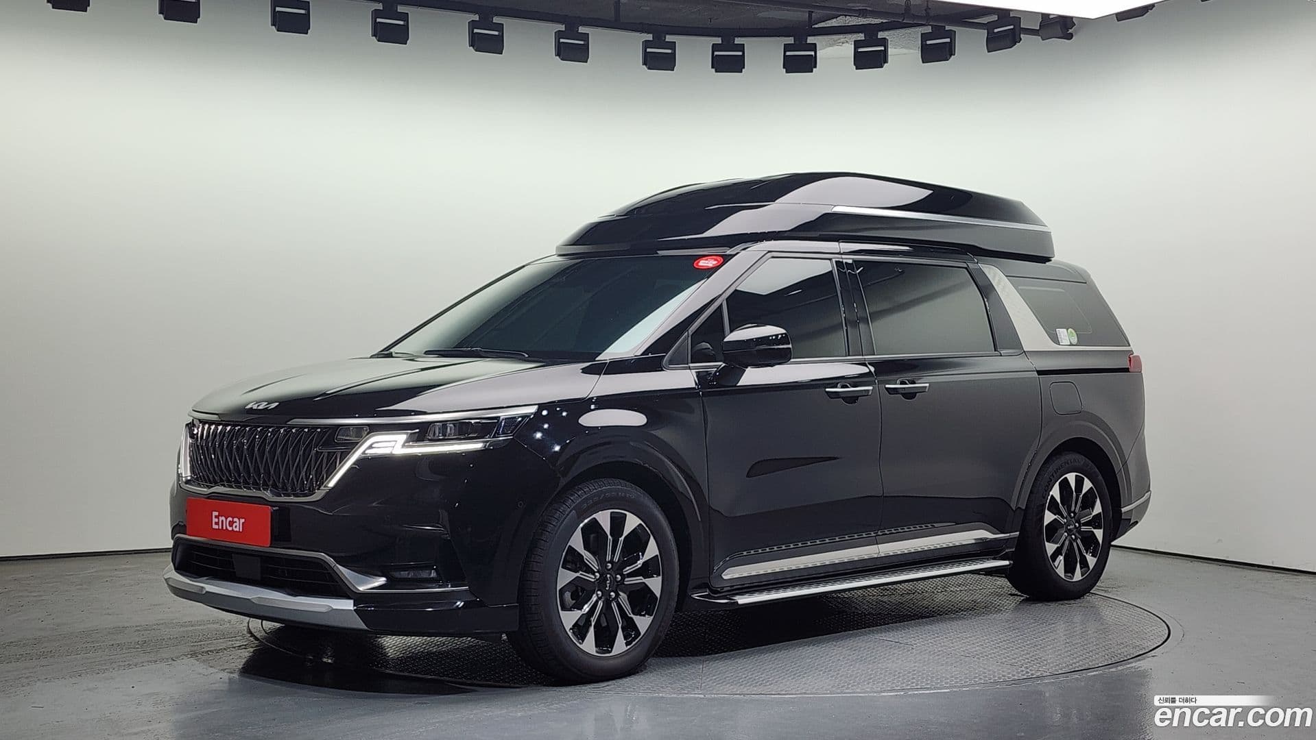 Main__Slider__Photo:Canival Kia 2023.11-0