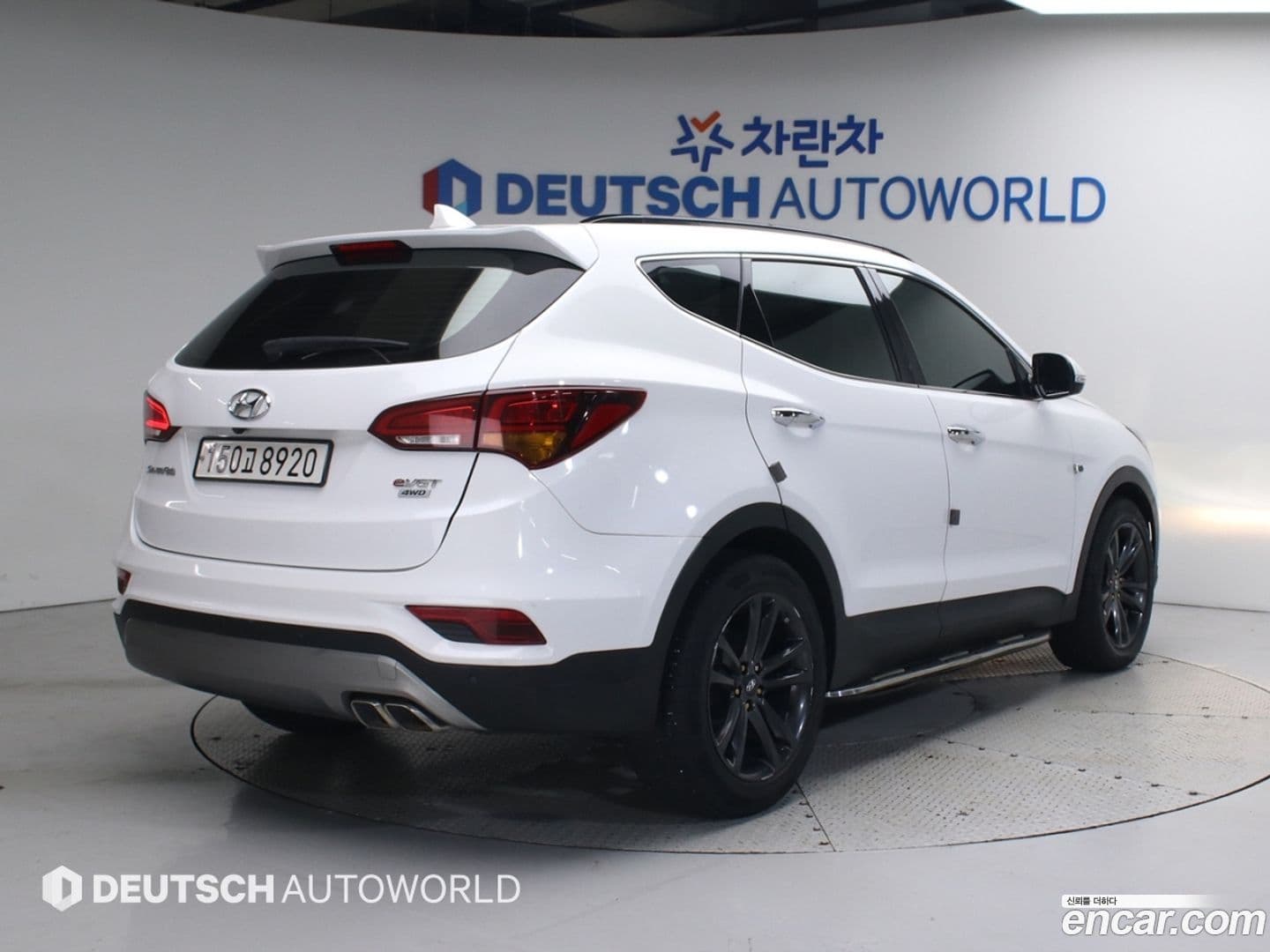 Main__Slider__Photo:Santafe Hyundai 2016.7-0