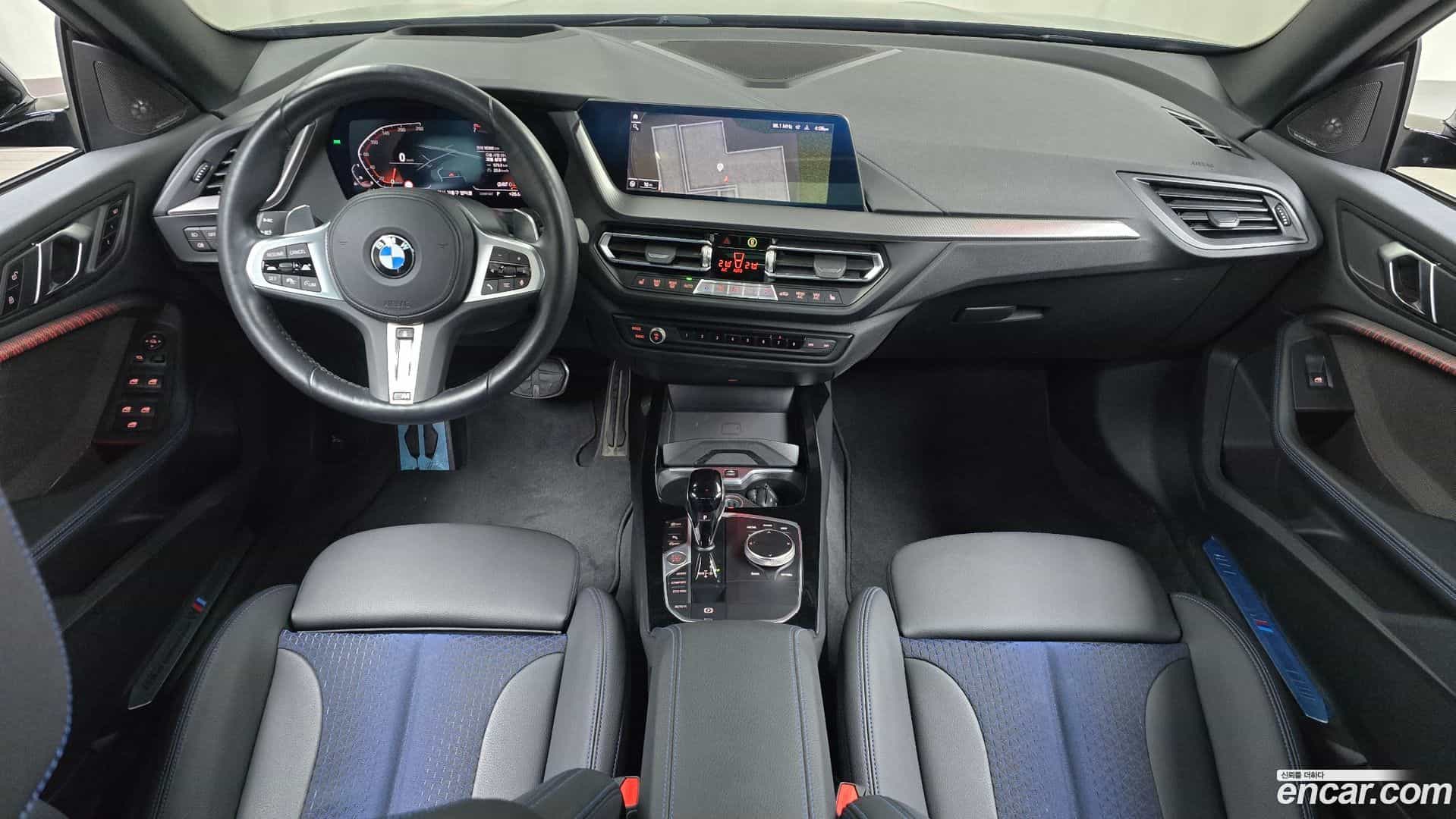 2-Series BMW 2023.10-INNER-007