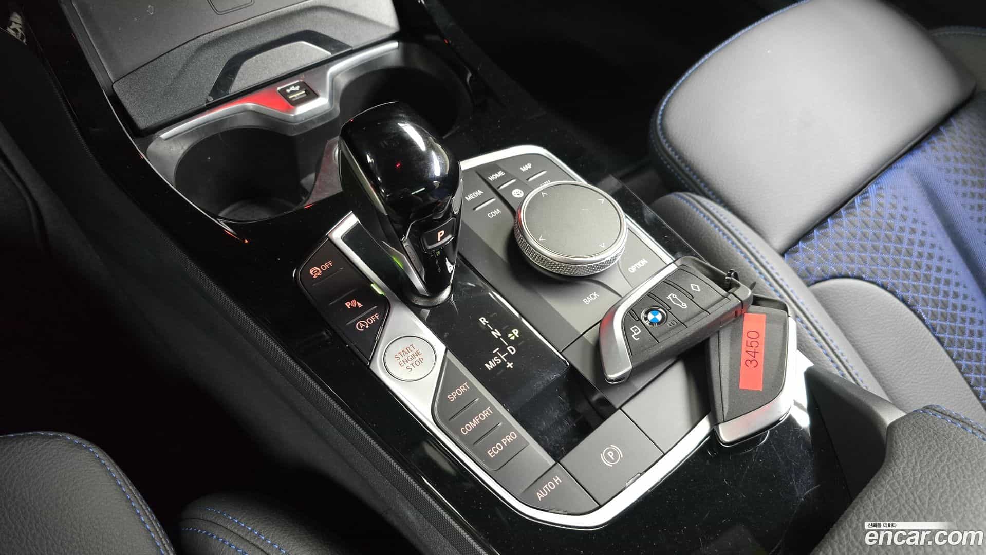 2-Series BMW 2023.10-INNER-009