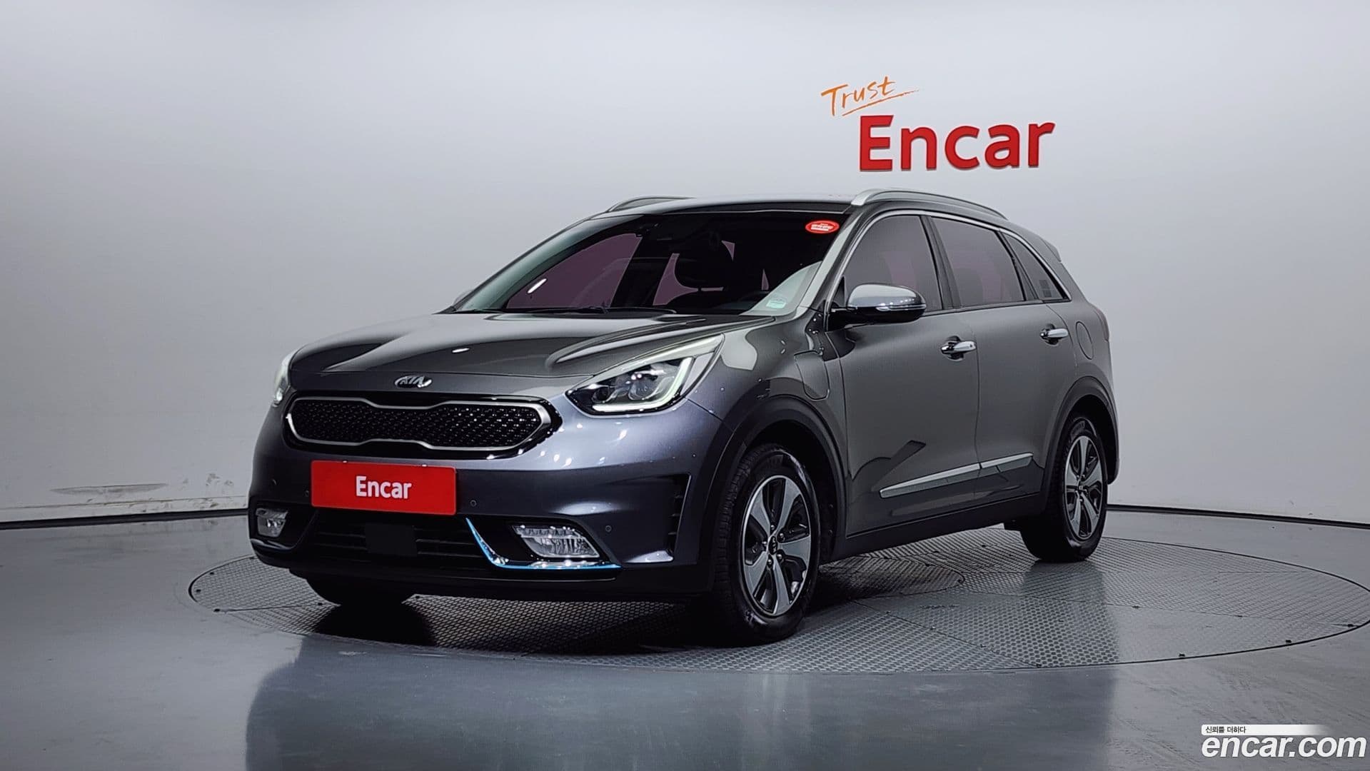 Main__Slider__Photo:Niro Kia 2018.1-0