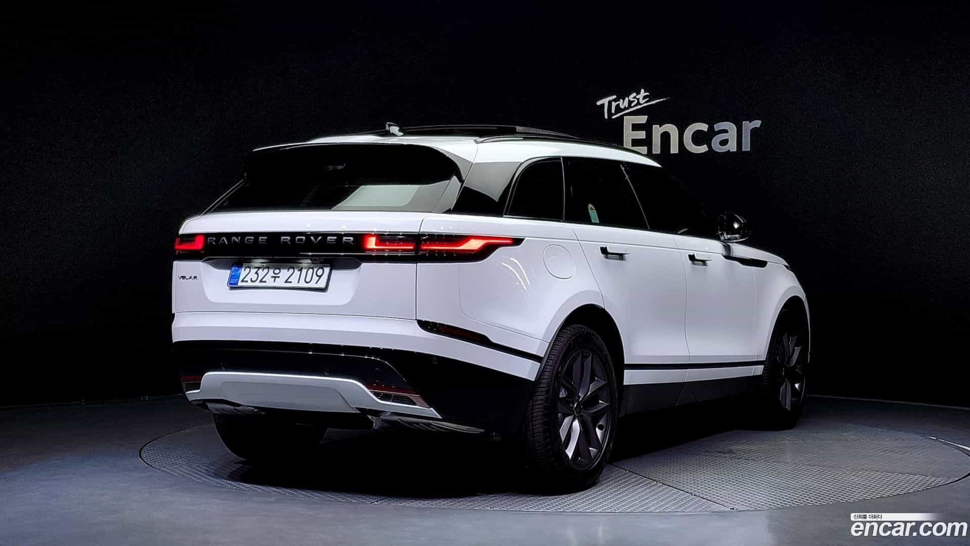 Range Rover Velar Land Rover 2025.0-OUTER-002