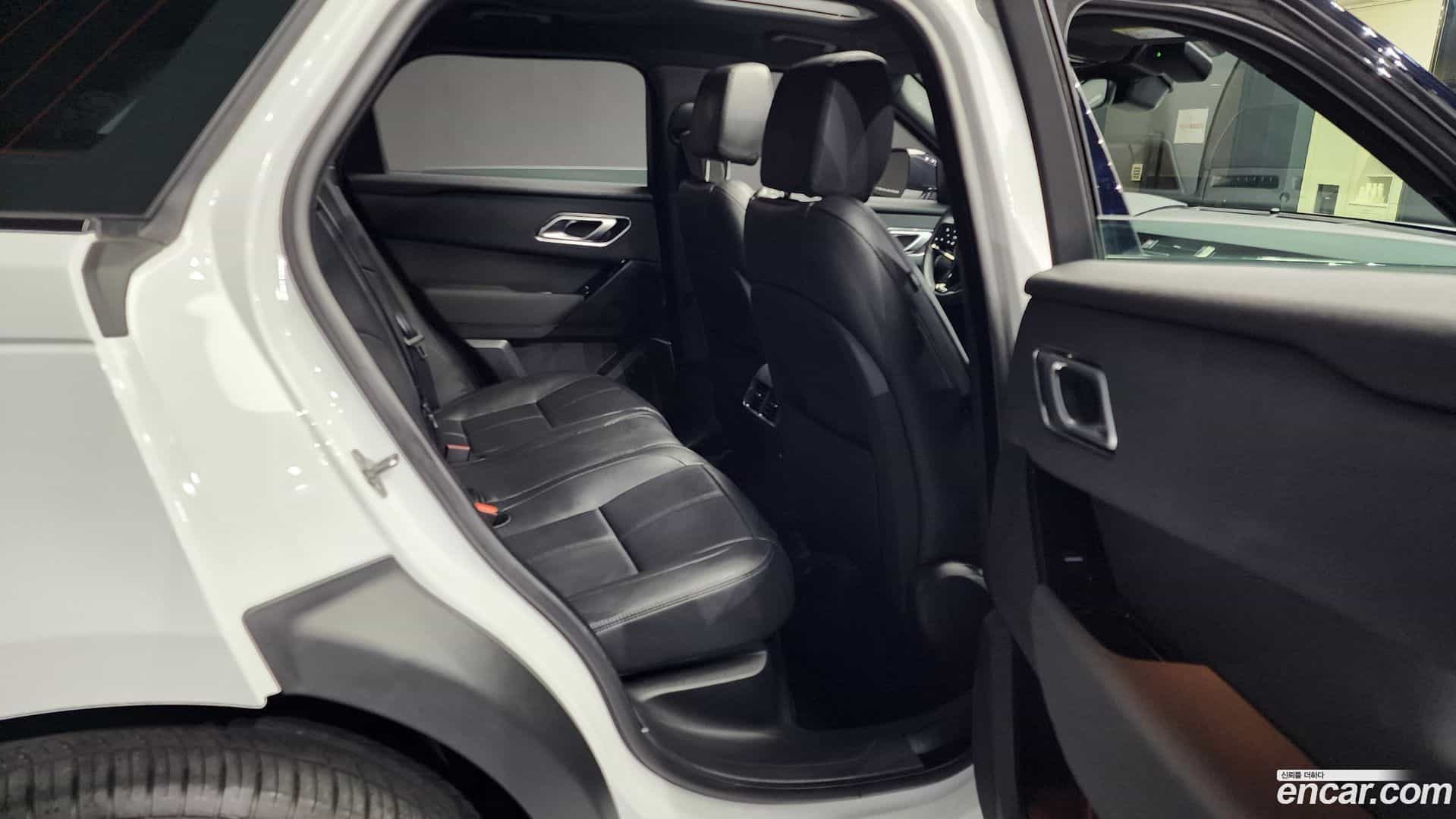 Range Rover Velar Land Rover 2025.0-OPTION-016