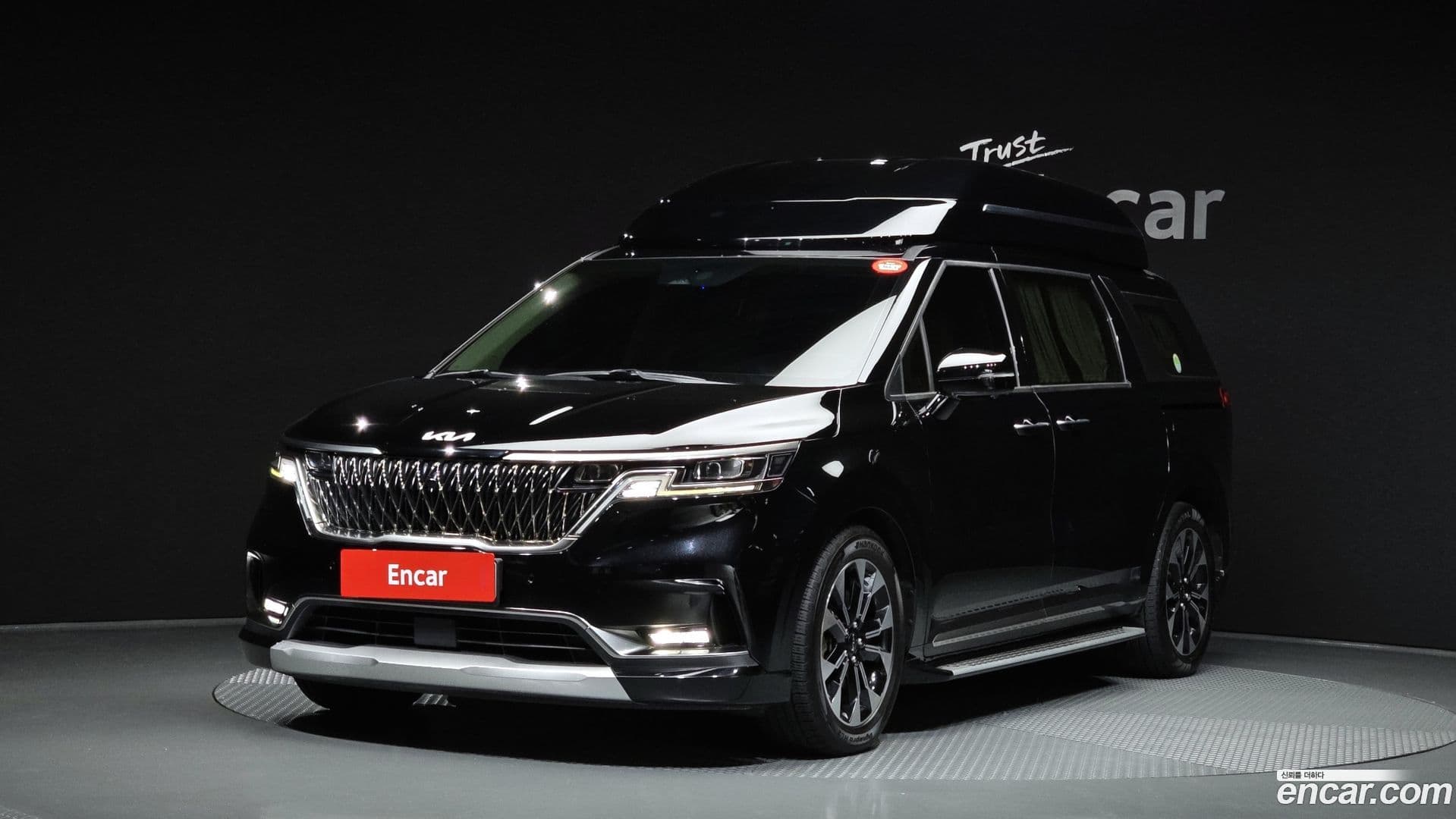 Main__Slider__Photo:Canival Kia 2022.1-0