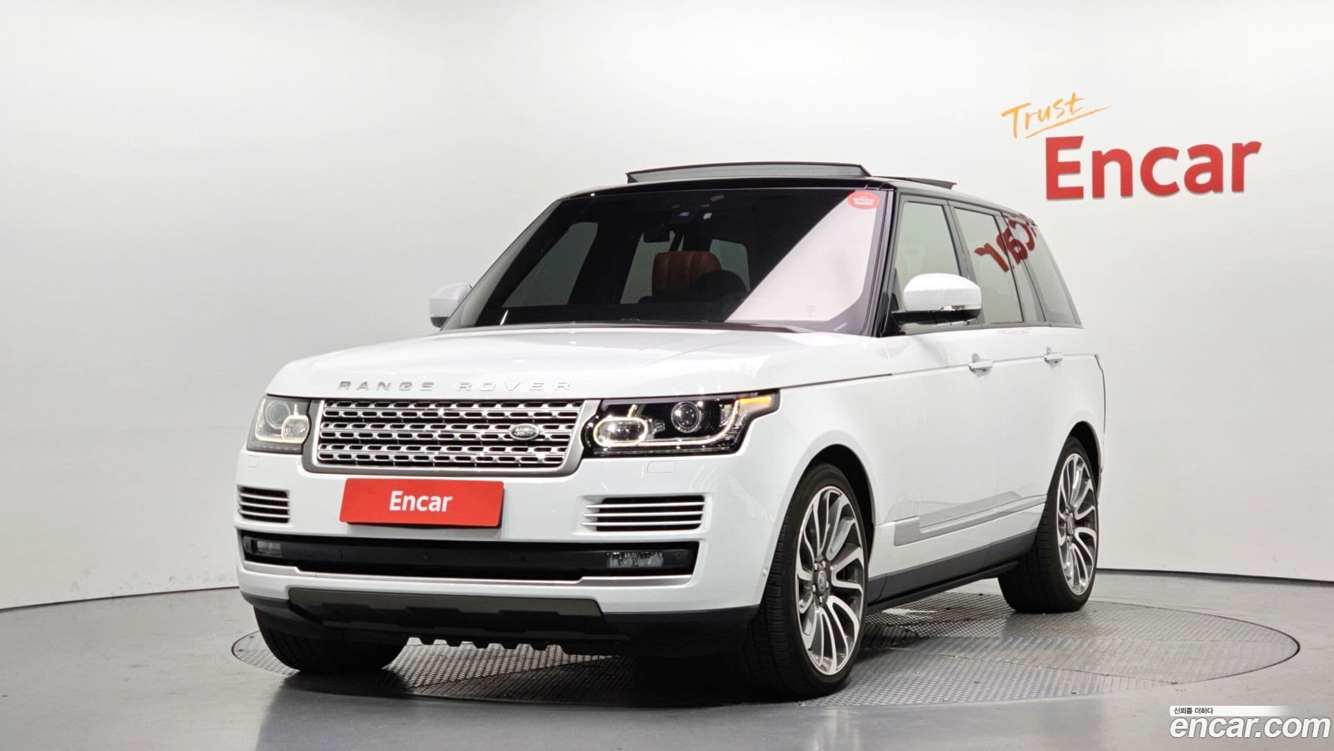 Main__Slider__Photo:Range Rover Land Rover 2017.11-0