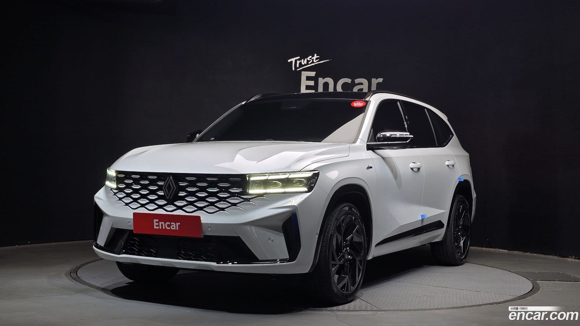 Main__Slider__Photo:Grand Koleos Renault Korea 2024.10-0