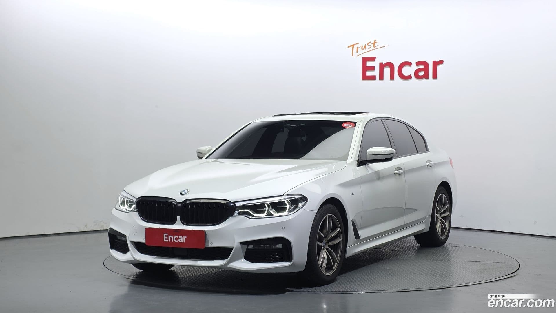 Main__Slider__Photo:5-Series BMW 2017.7-0