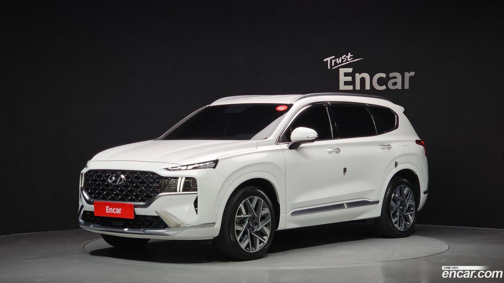 Main__Slider__Photo:Santafe Hyundai 2021.0-0