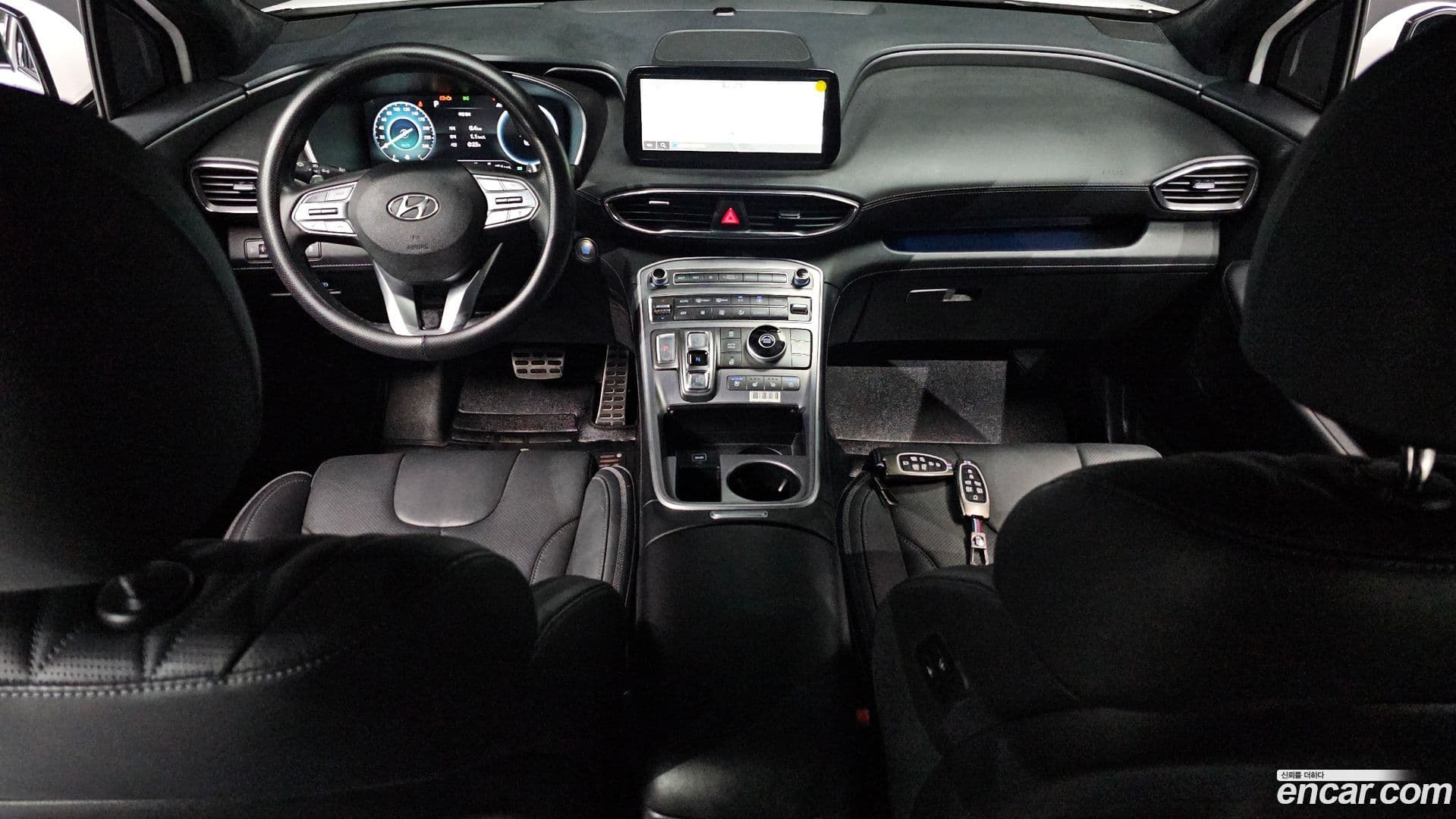 Main__Slider__Photo:Santafe Hyundai 2021.0-6
