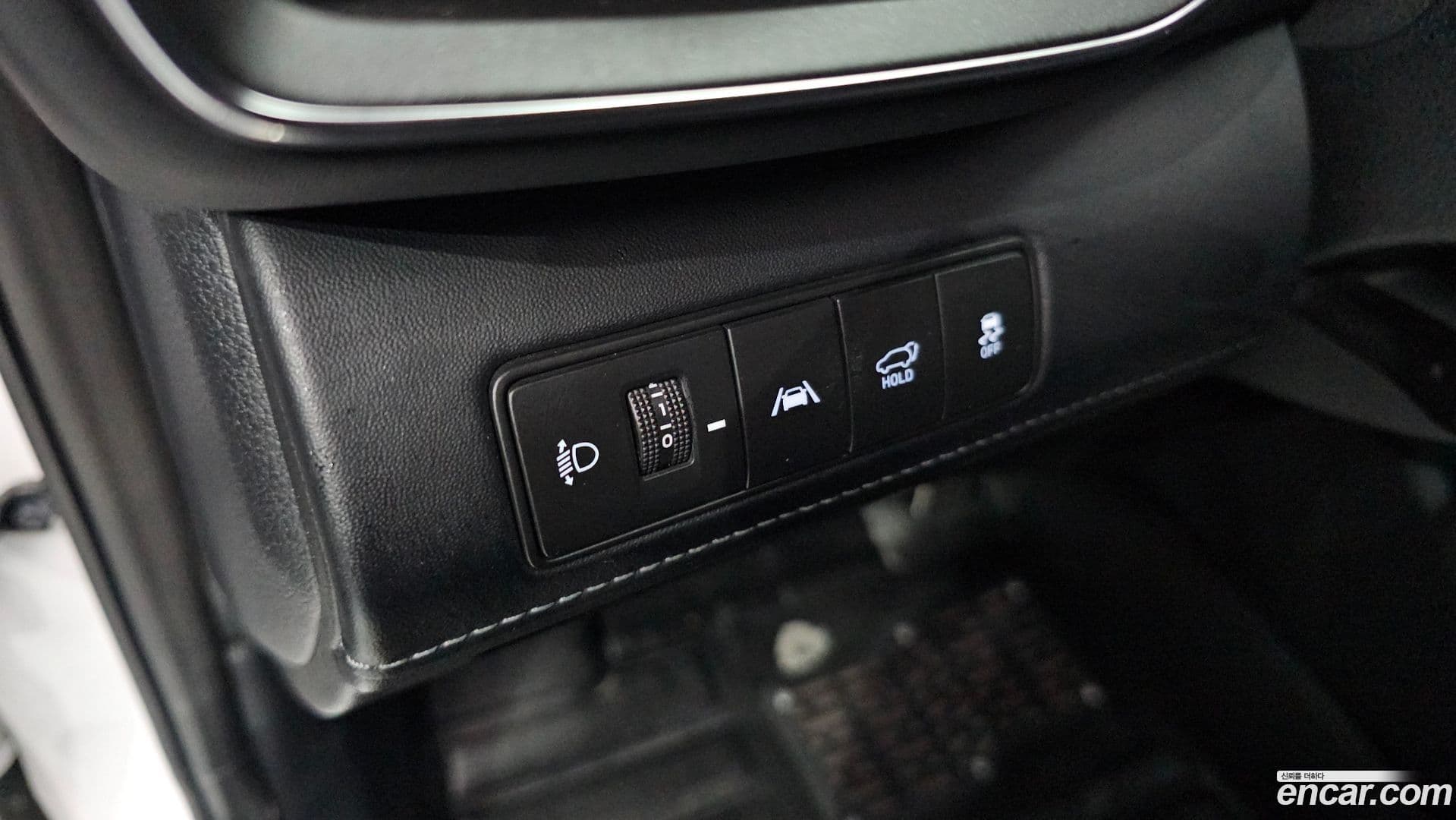 Main__Slider__Photo:Santafe Hyundai 2021.0-17