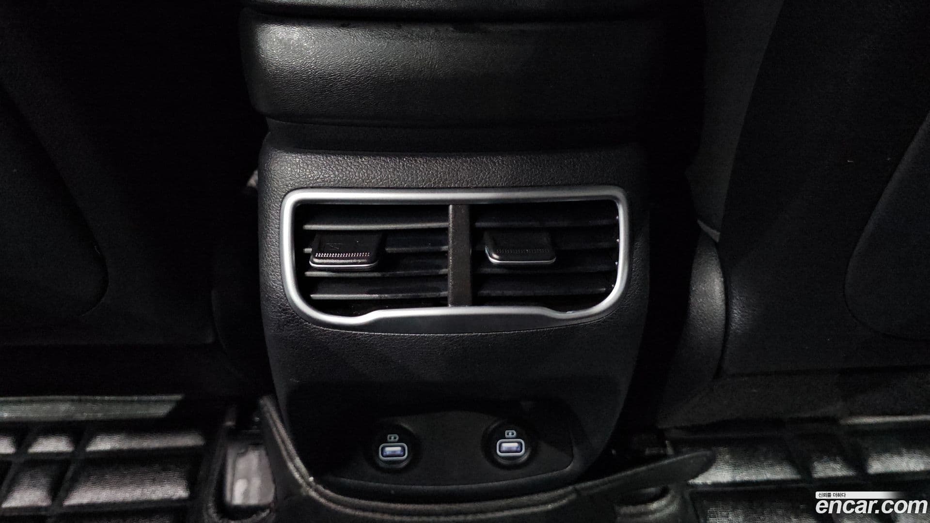 Main__Slider__Photo:Santafe Hyundai 2021.0-18