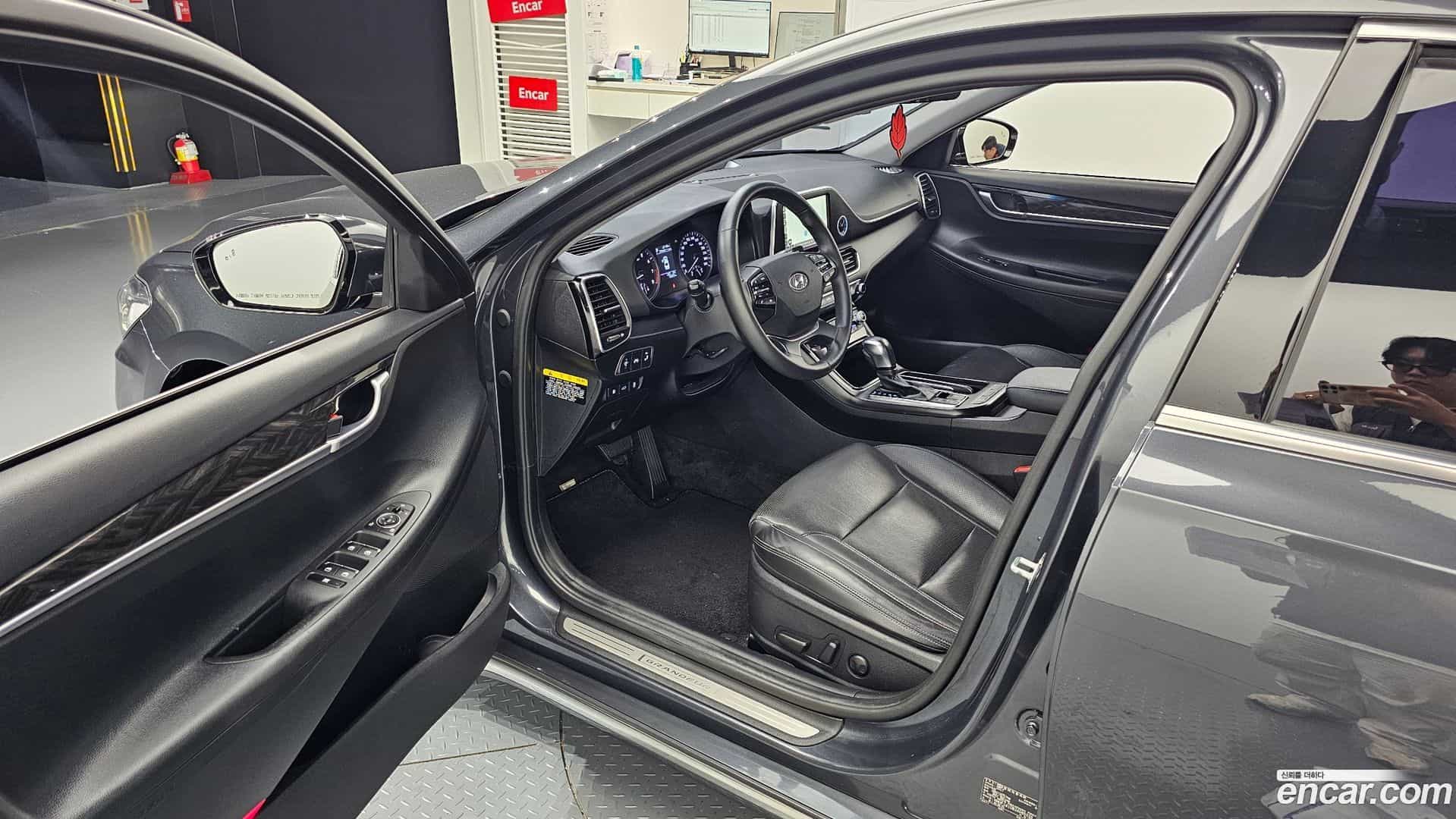 Grandeur Hyundai 2017.5-OPTION-015
