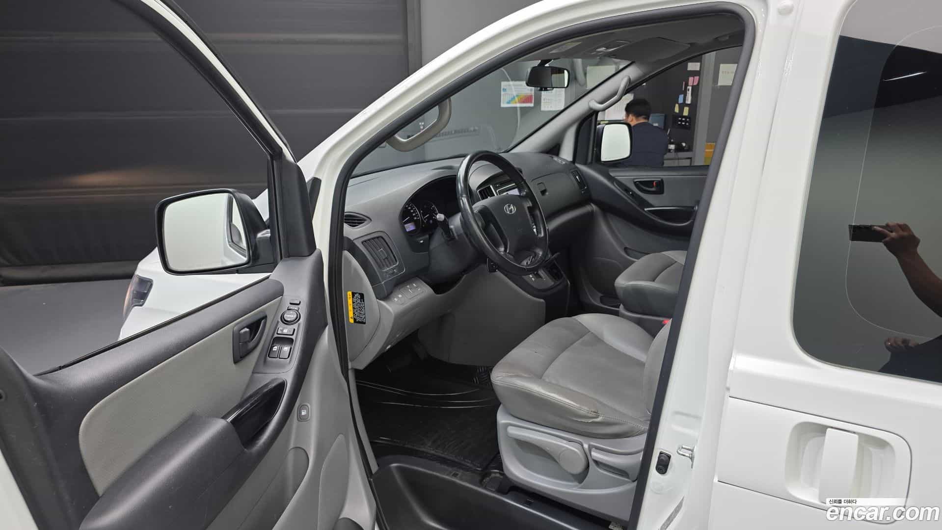 Starex Hyundai 2018.2-INNER-010