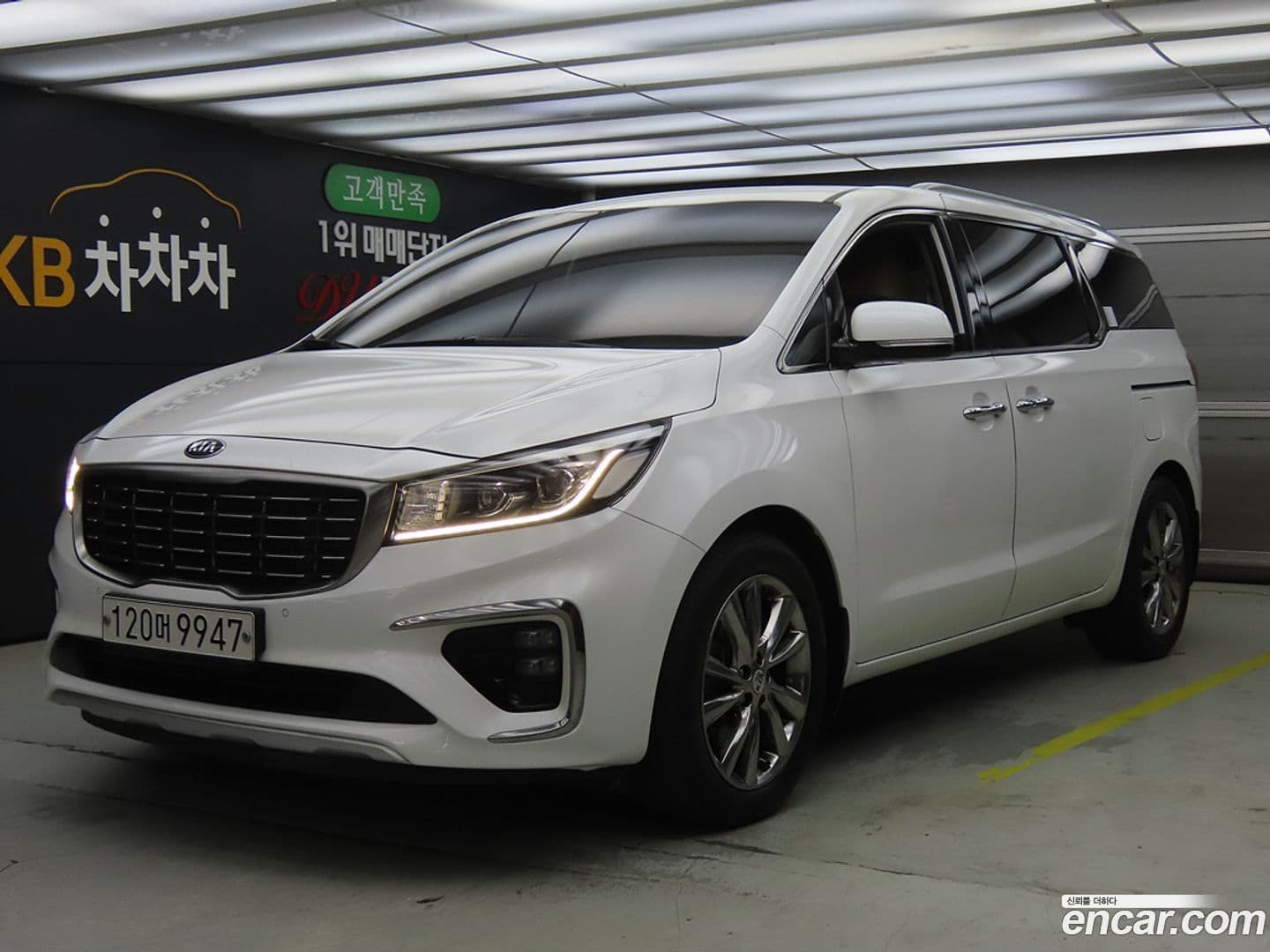 Main__Slider__Photo:Canival Kia 2018.8-0
