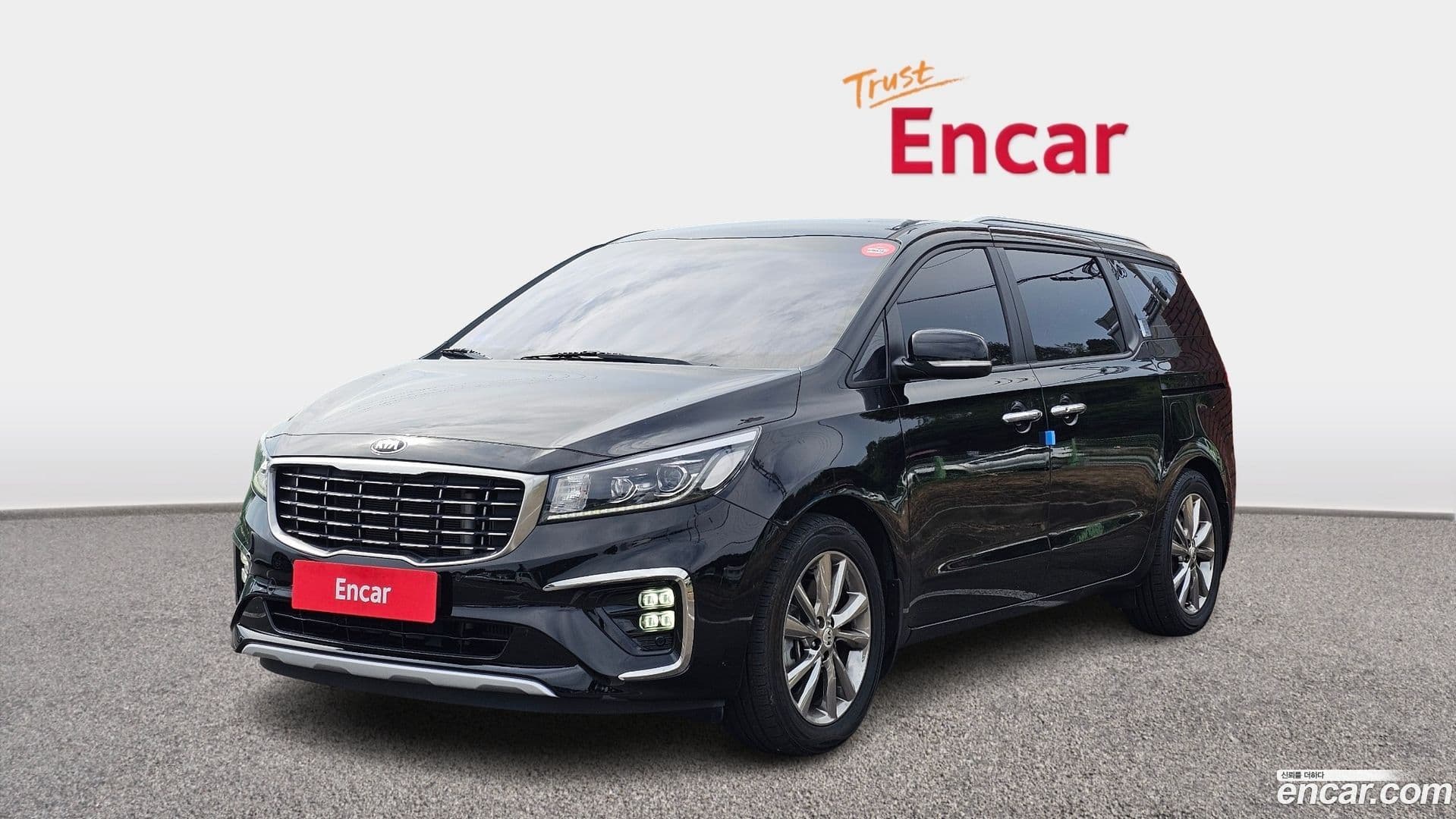 Main__Slider__Photo:Canival Kia 2019.1-0