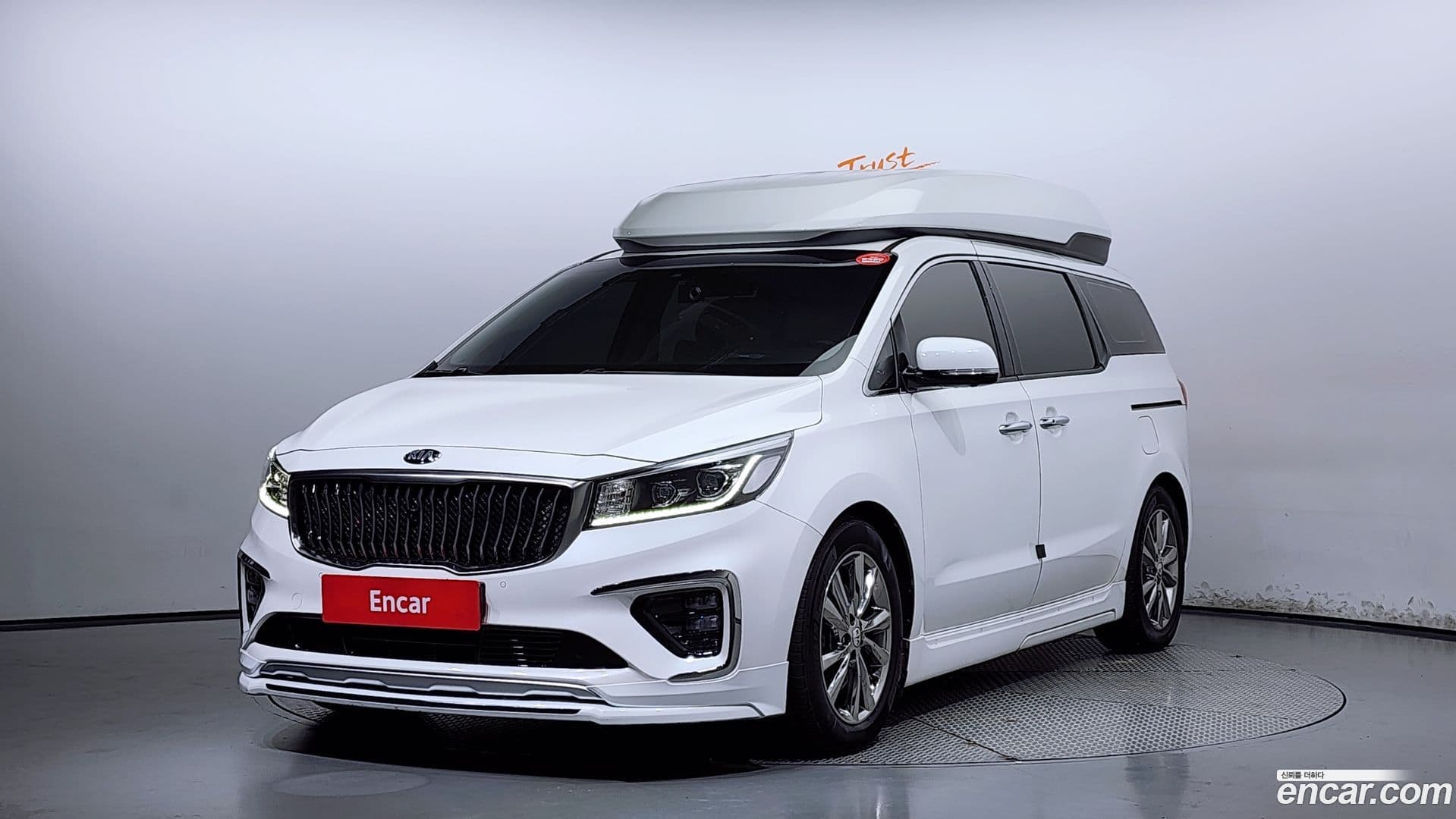 Main__Slider__Photo:Canival Kia 2019.5-0
