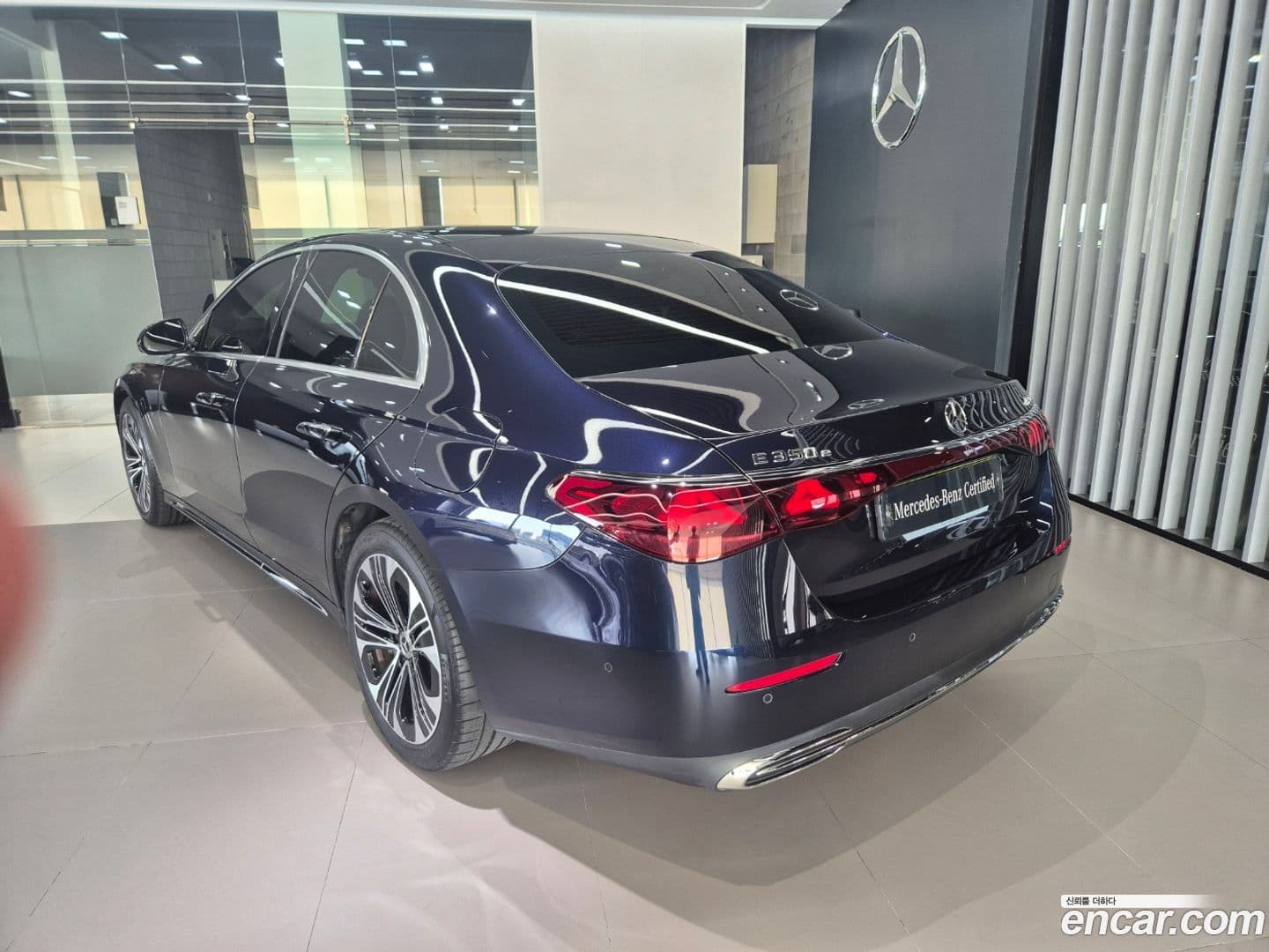 Main__Slider__Photo:E-Class Mercedes-Benz 2025.0-0