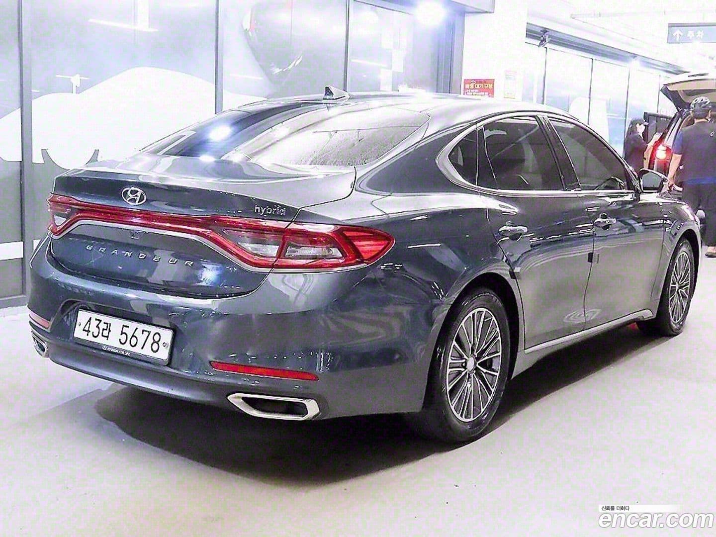 Main__Slider__Photo:Grandeur Hyundai 2019.0-0