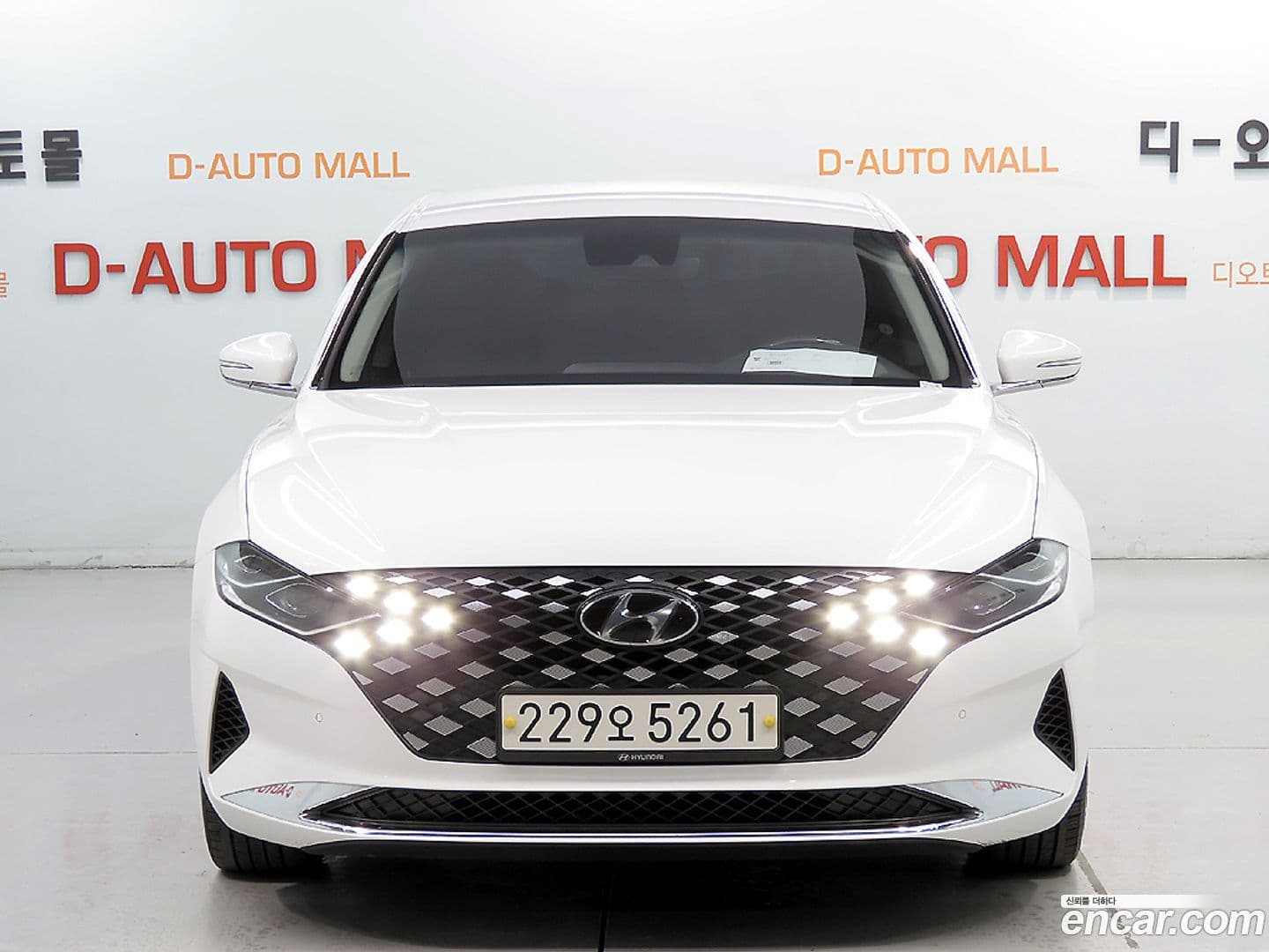 Main__Slider__Photo:Grandeur Hyundai 2020.5-0