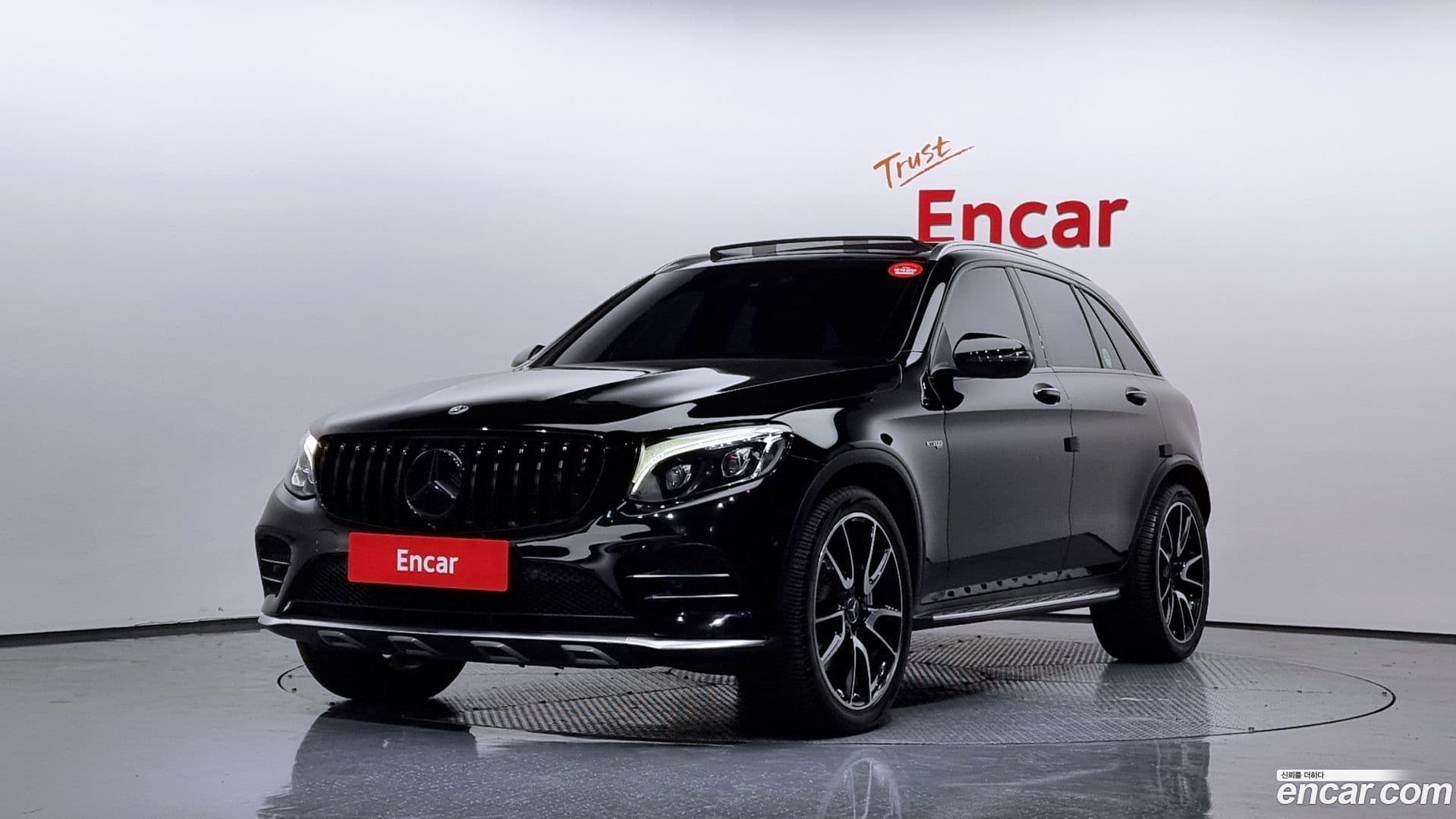 Main__Slider__Photo:GLC-Class Mercedes-Benz 2017.2-0