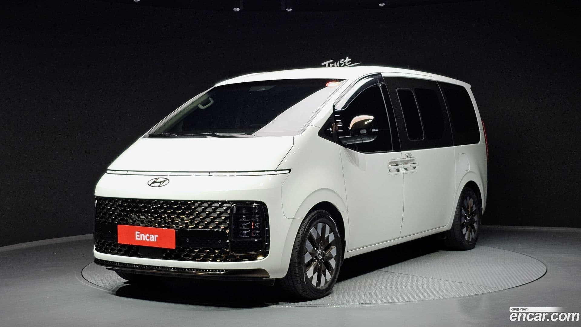 Main__Slider__Photo:Staria Hyundai 2021.9-0
