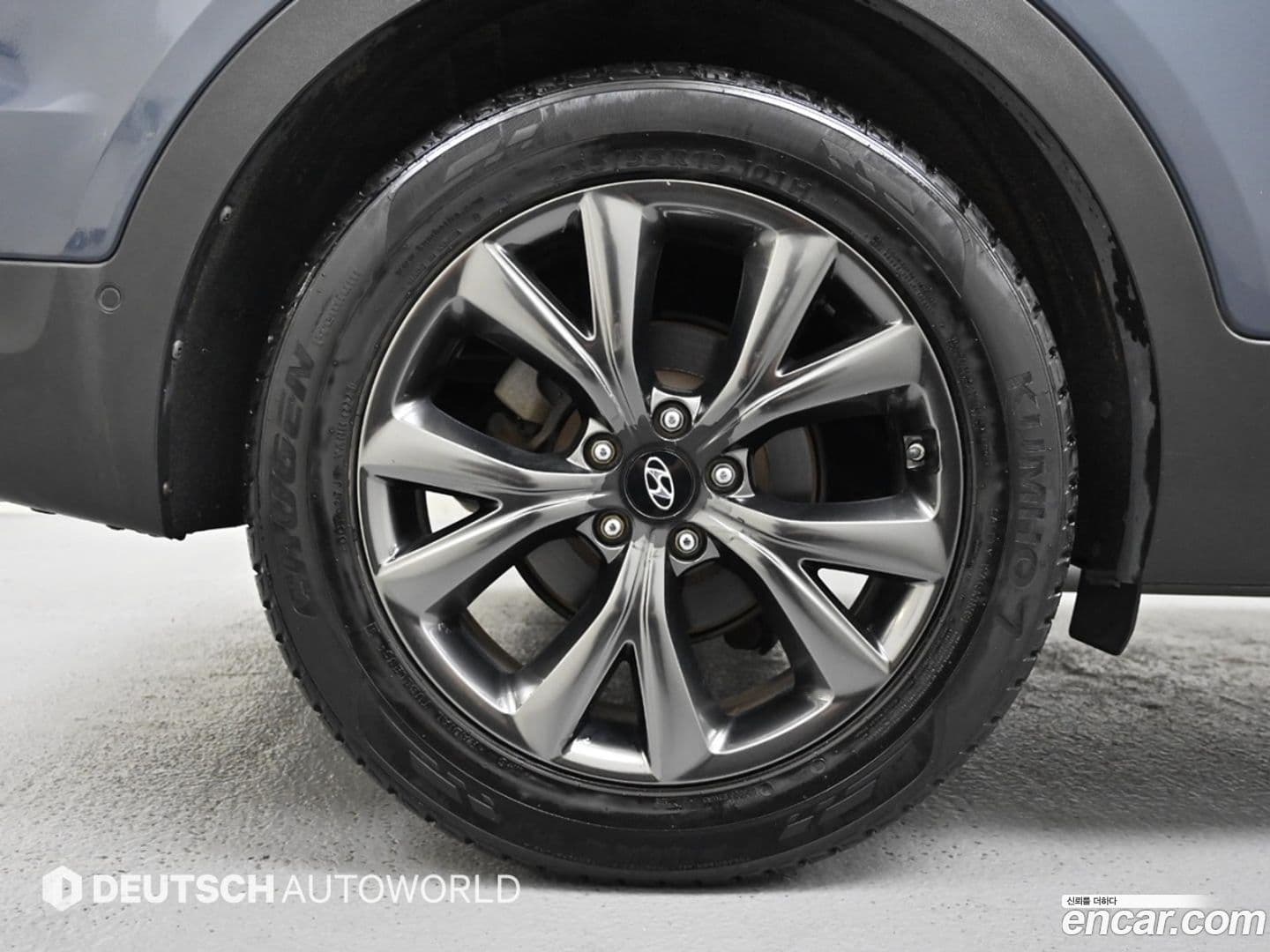 Main__Slider__Photo:Santafe Hyundai 2015.5-3
