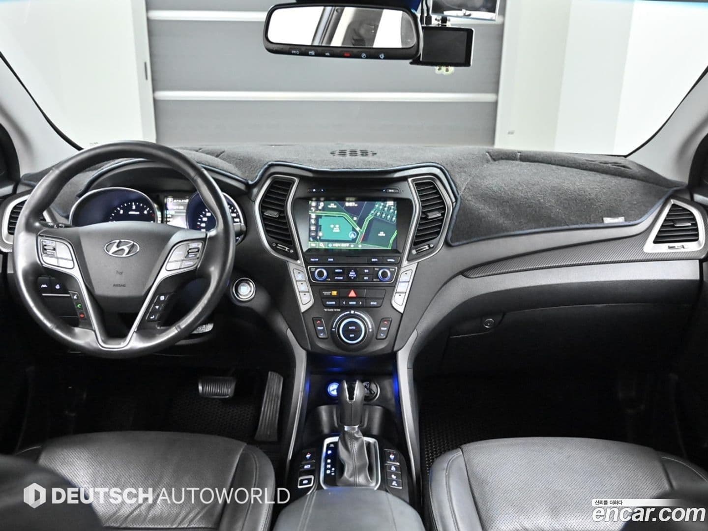 Main__Slider__Photo:Santafe Hyundai 2015.5-5