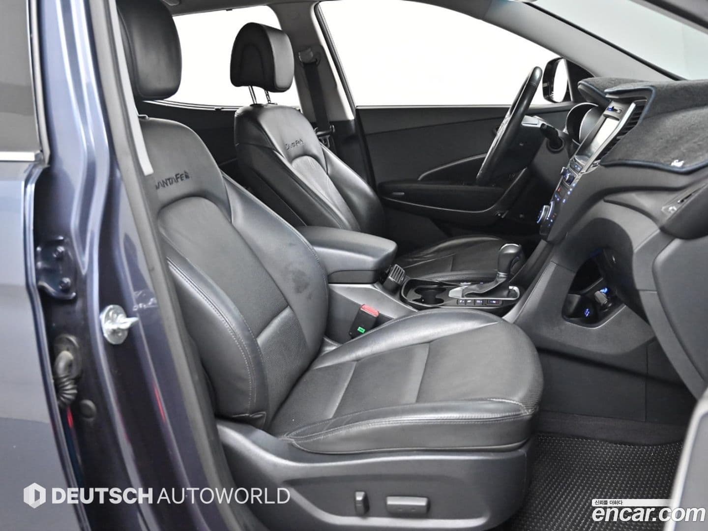 Main__Slider__Photo:Santafe Hyundai 2015.5-8