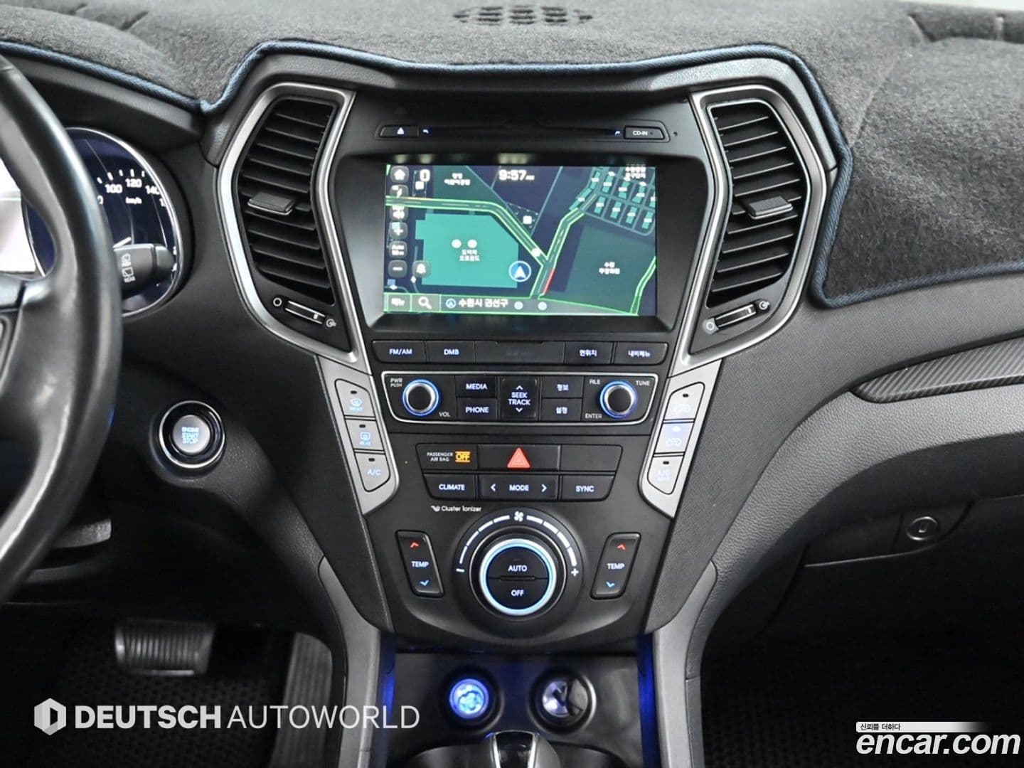 Main__Slider__Photo:Santafe Hyundai 2015.5-13