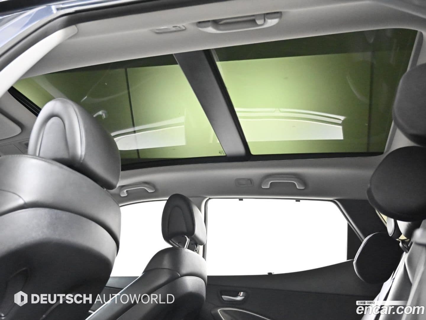 Main__Slider__Photo:Santafe Hyundai 2015.5-18