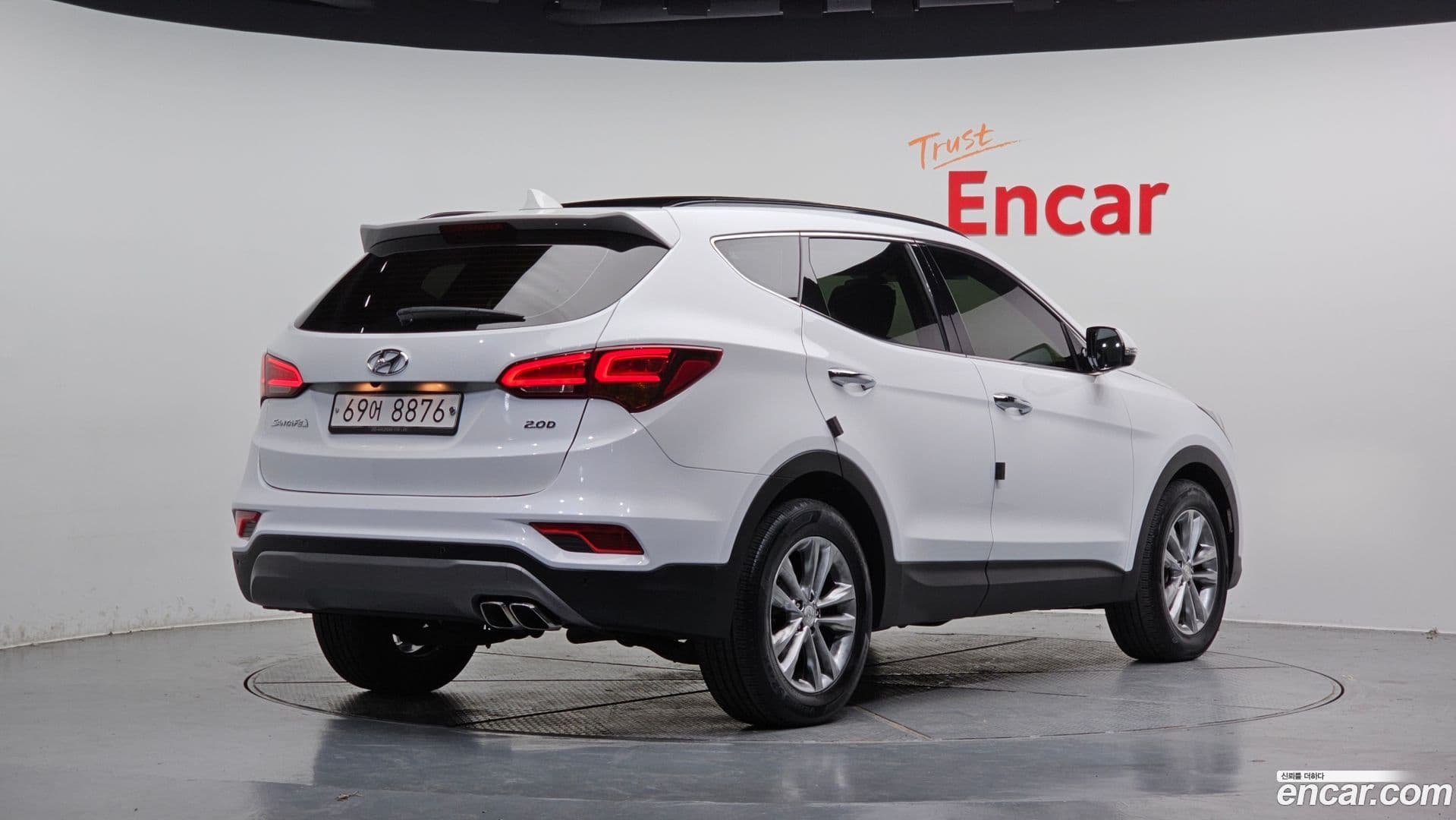 Main__Slider__Photo:Santafe Hyundai 2017.6-0